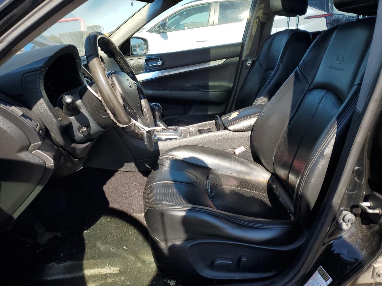 2011 INFINITI G37 - Image 7