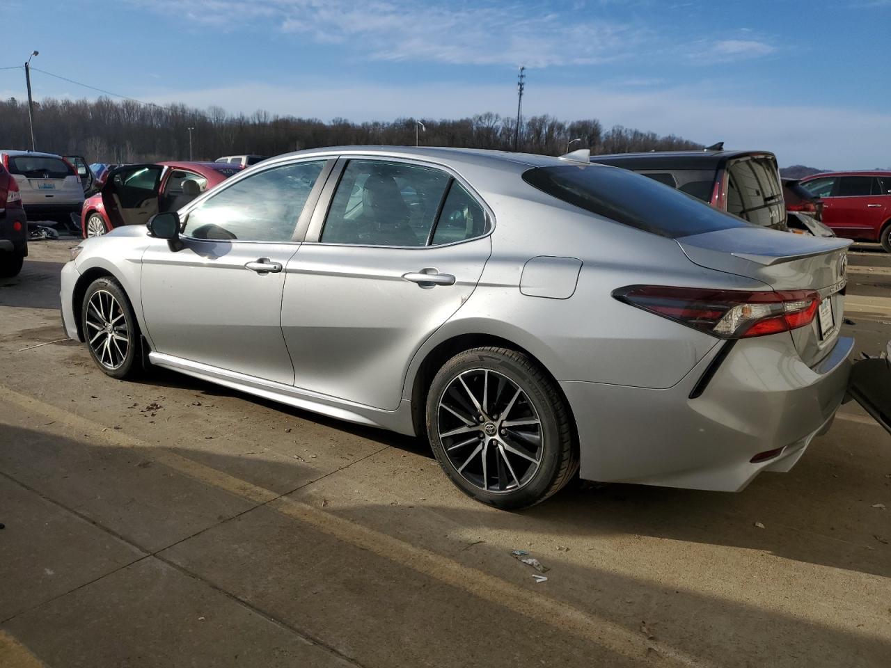 2021 TOYOTA CAMRY SE - Фото 2