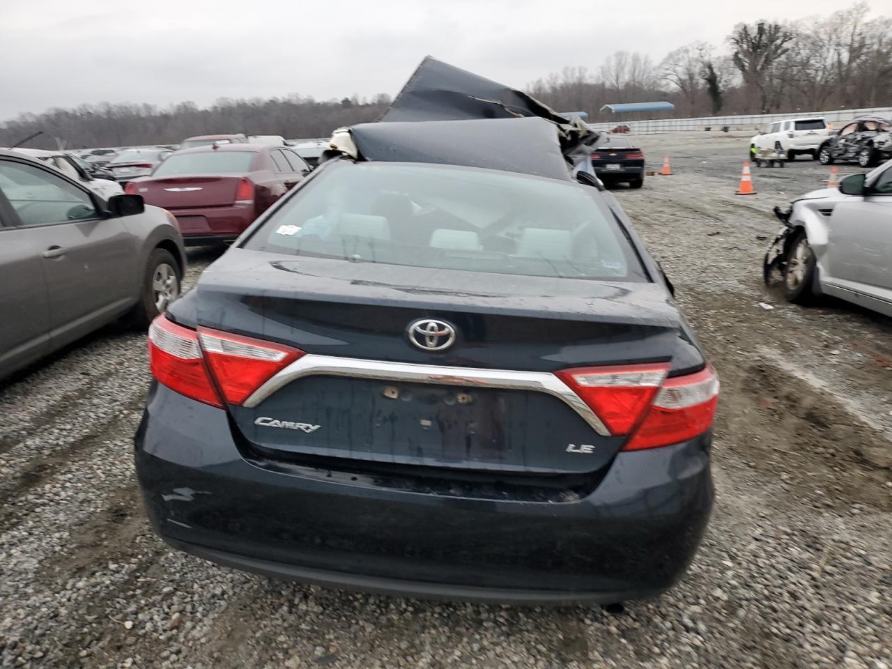 2017 TOYOTA CAMRY LE - Фото 6