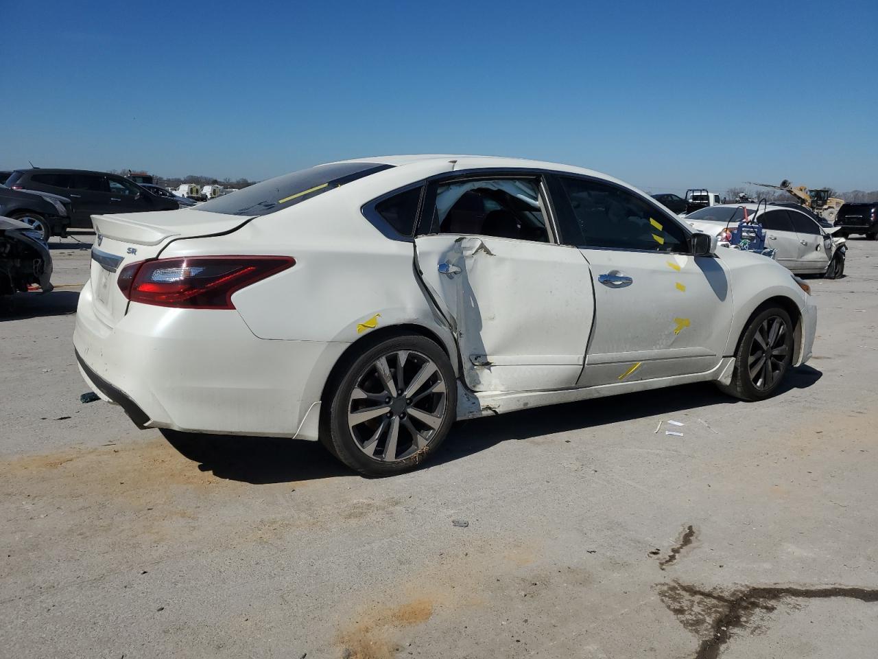 2017 NISSAN ALTIMA 2.5 - Фото 3