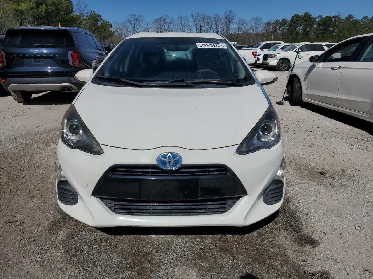 2016 TOYOTA PRIUS C - Image 5