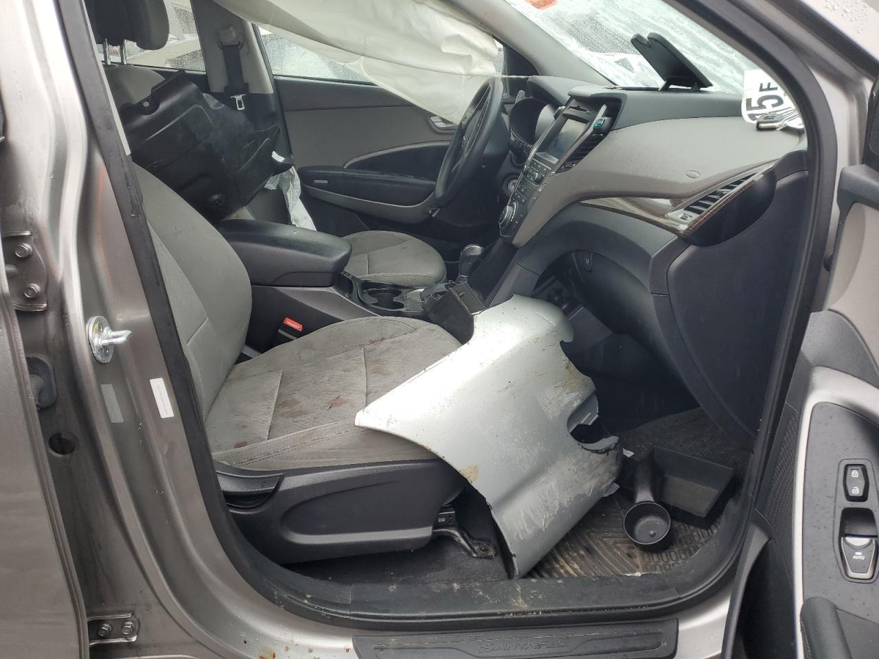 2017 HYUNDAI SANTA FE S - Image 7