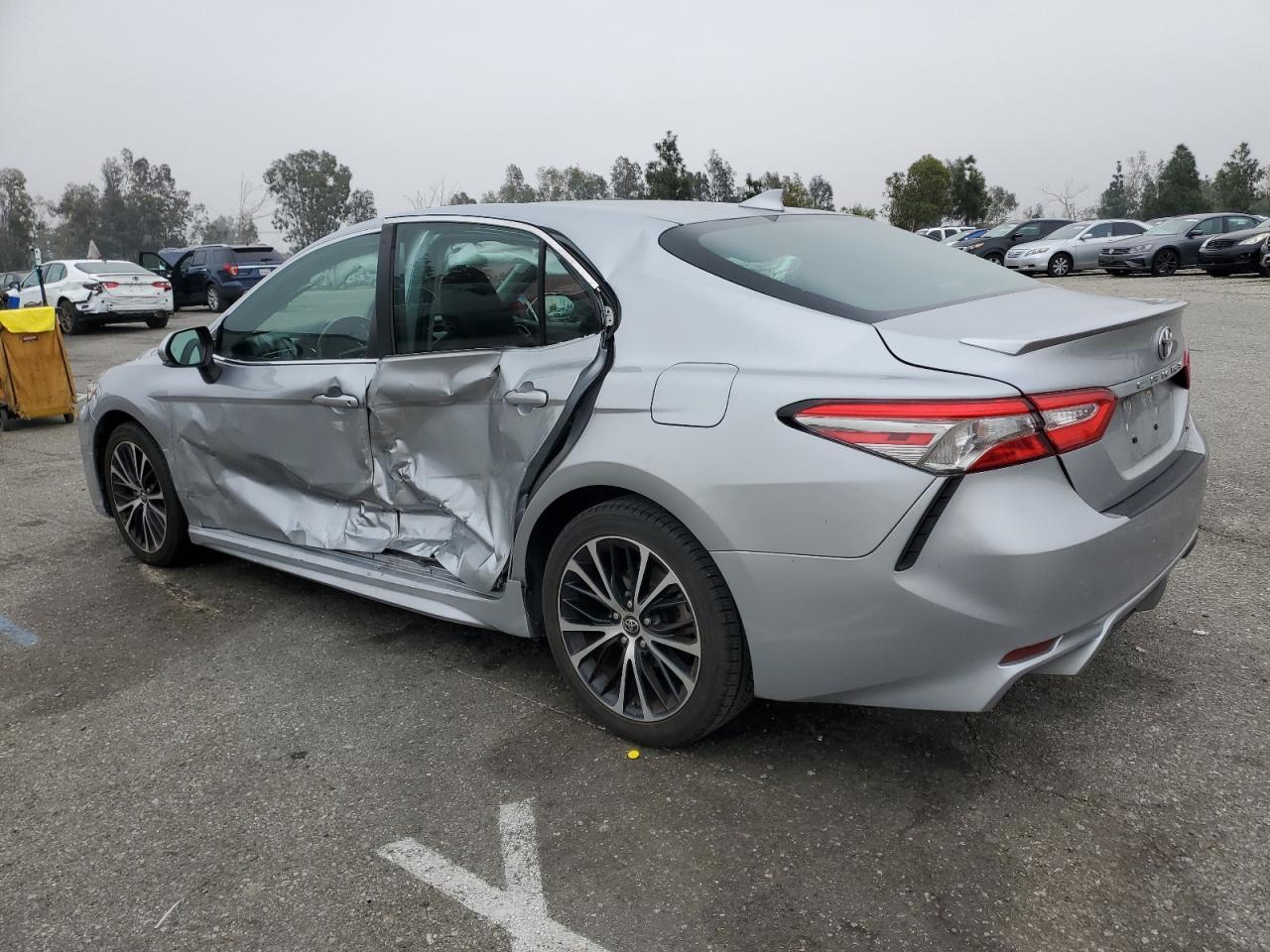 2019 TOYOTA CAMRY L - Фото 2