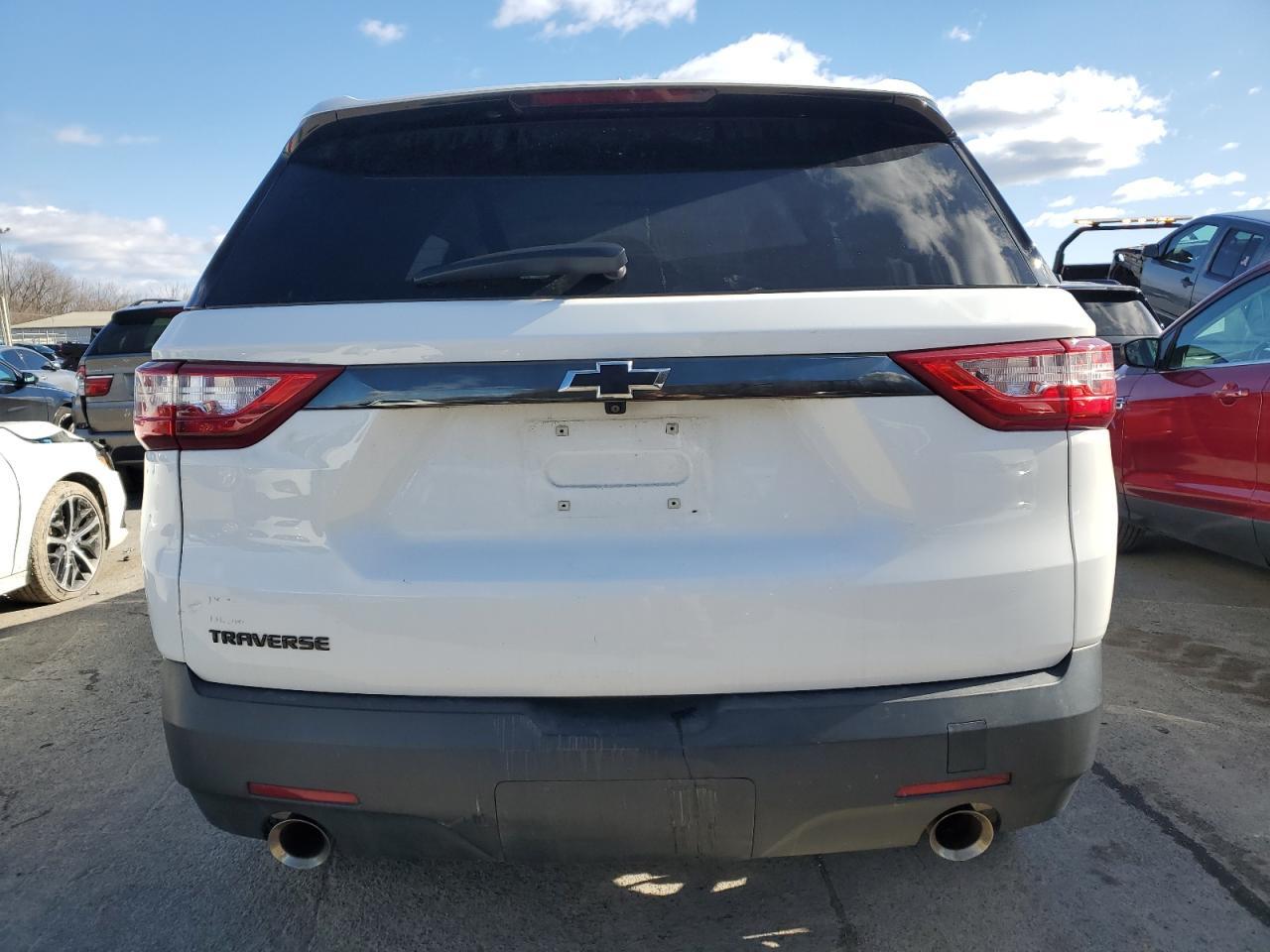 2021 CHEVROLET TRAVERSE L - Фото 6