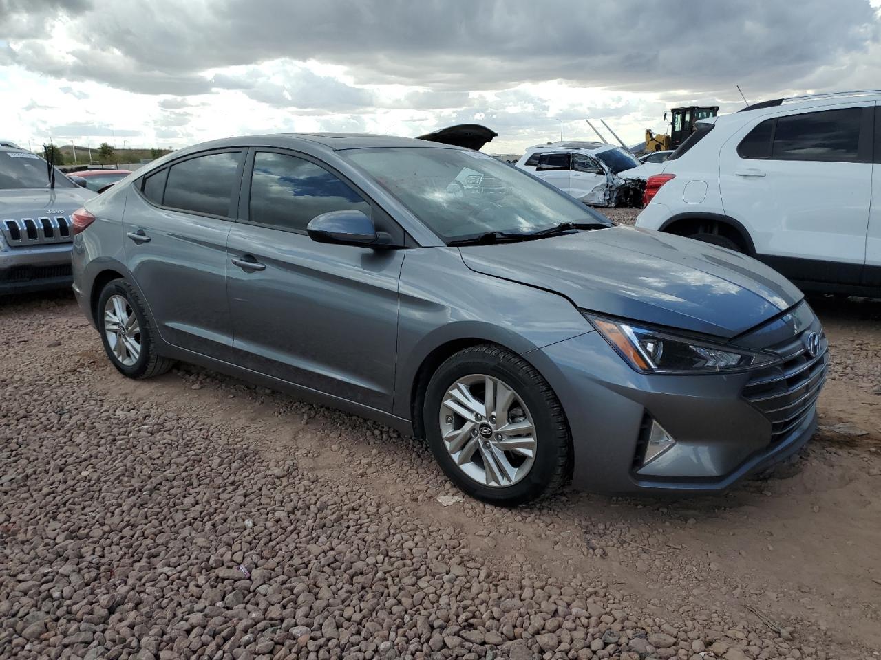2019 HYUNDAI ELANTRA SE - Image 4