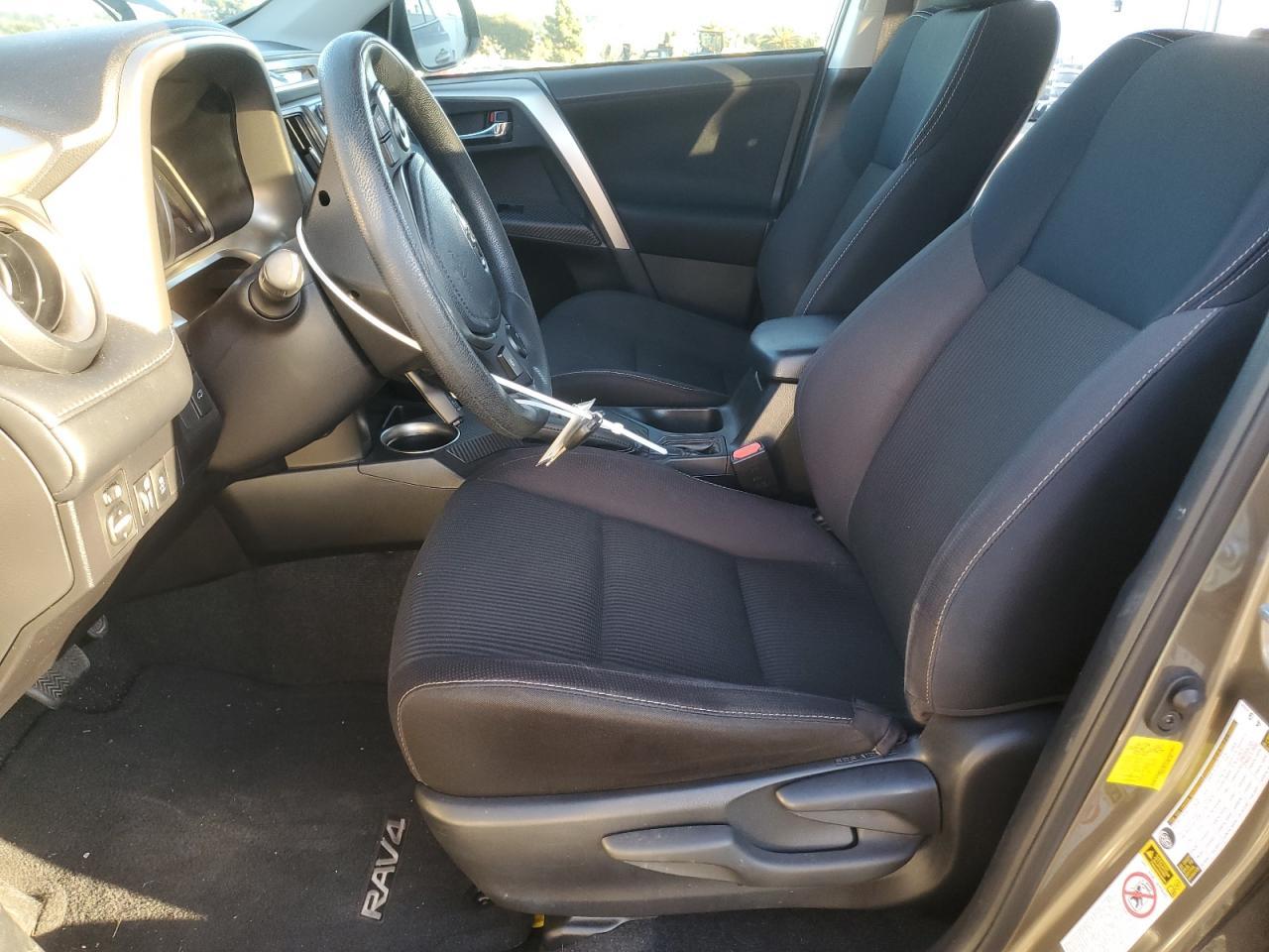 2015 TOYOTA RAV4 XLE - Image 7