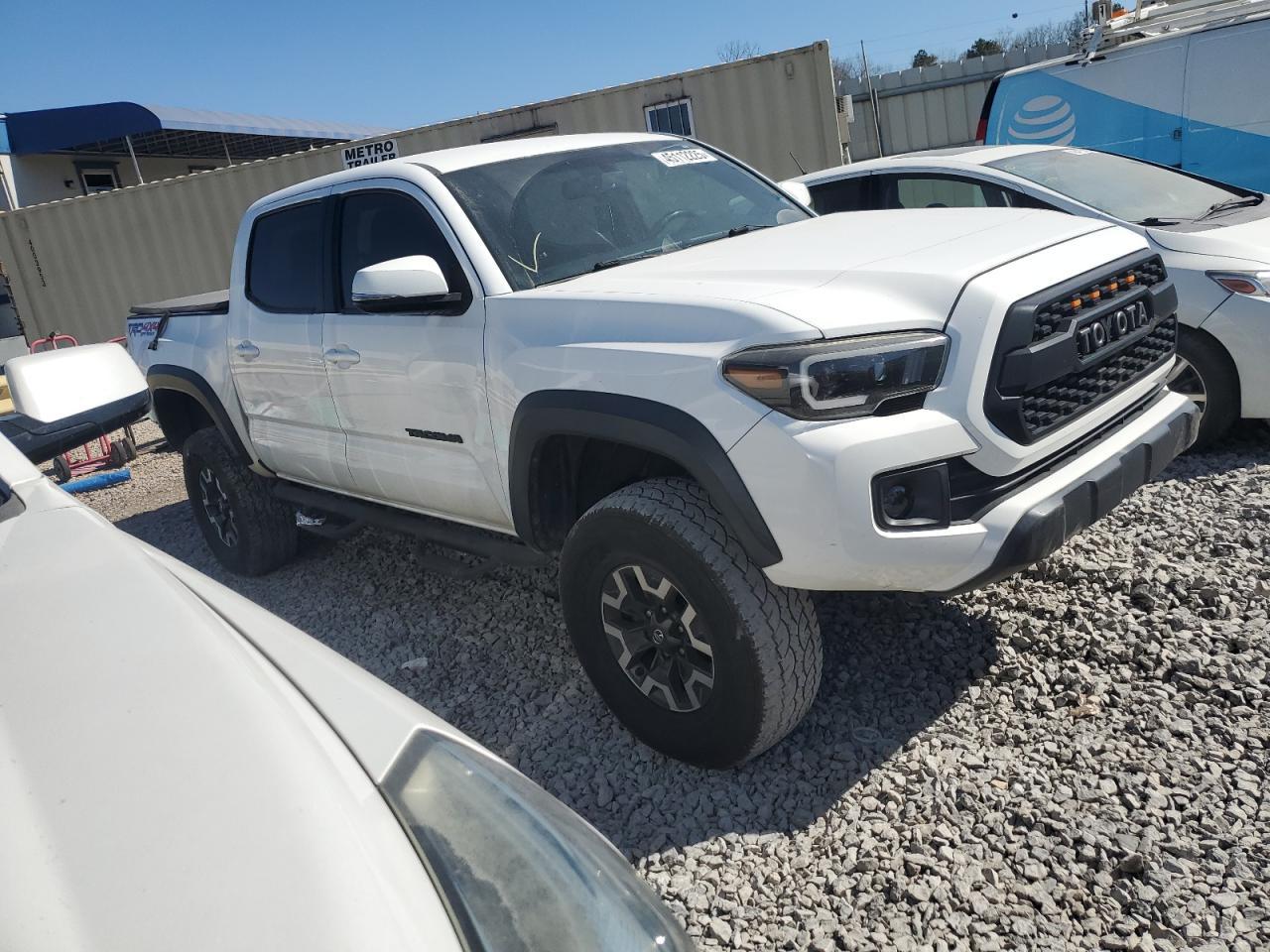 2017 TOYOTA TACOMA DOU - Фото 4