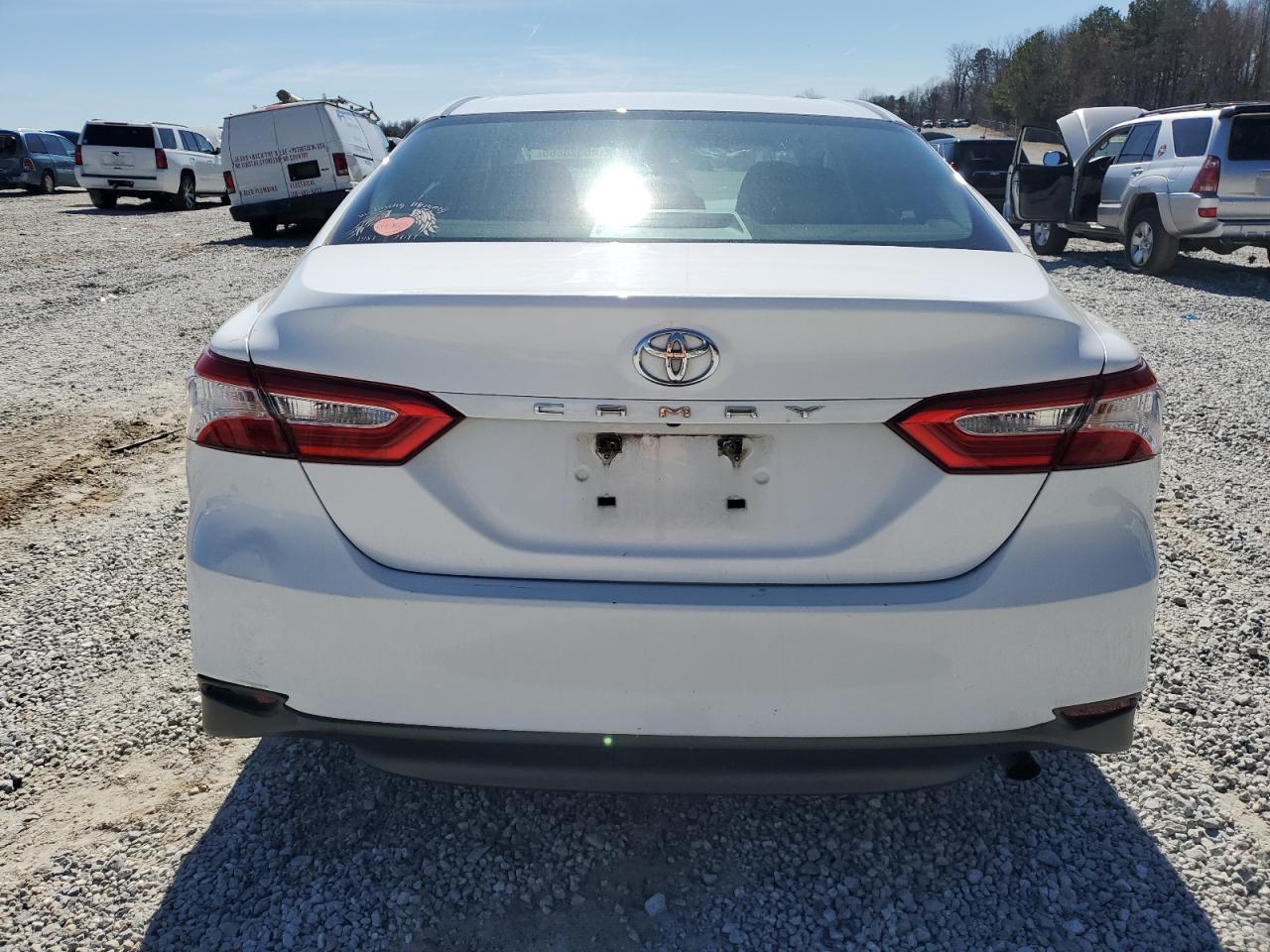 2018 TOYOTA CAMRY L - Фото 6