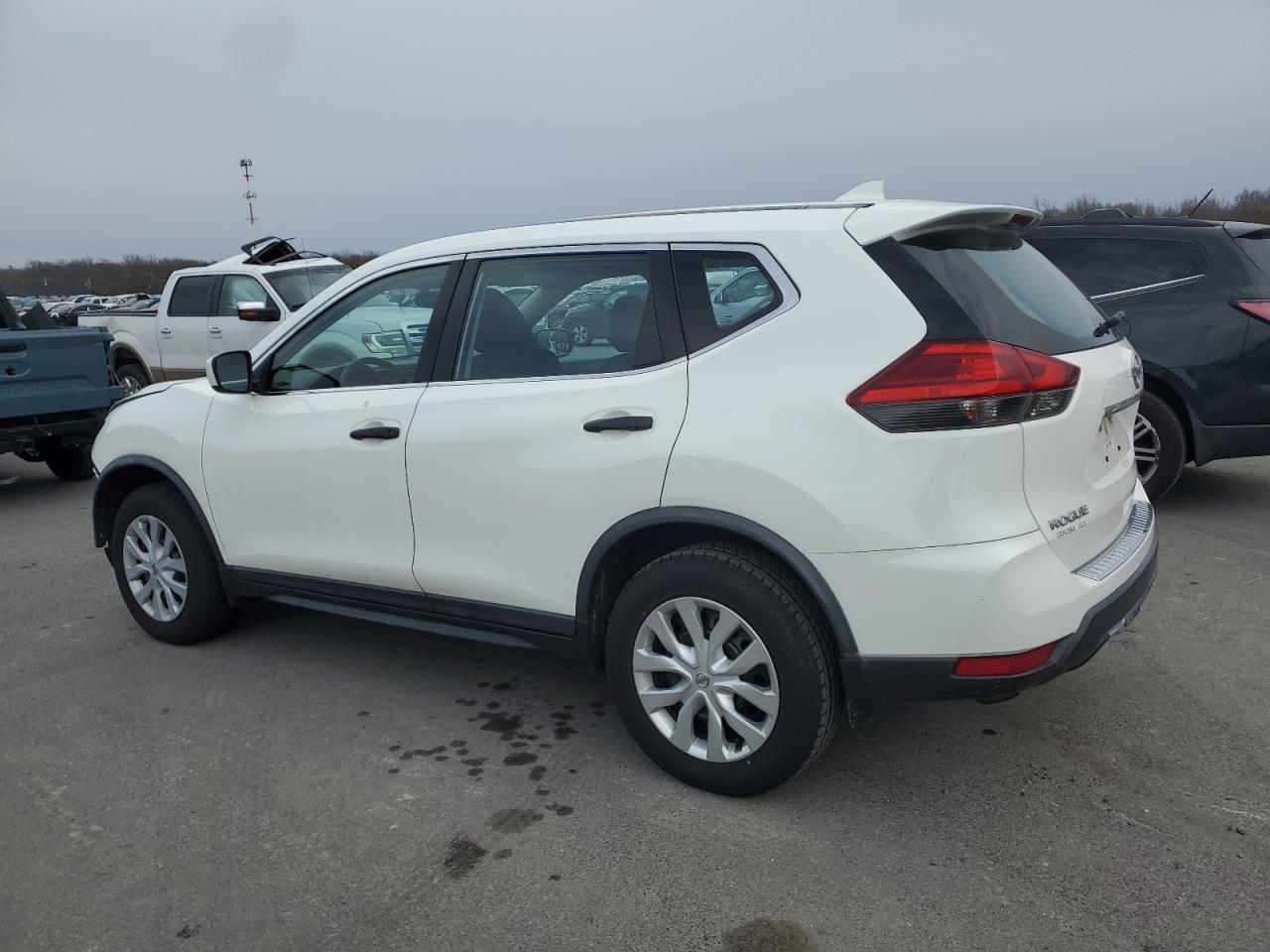 2017 NISSAN ROGUE S - Фото 2