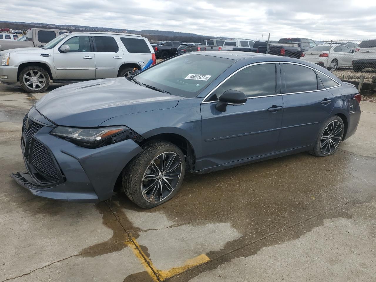 2019 TOYOTA AVALON XLE