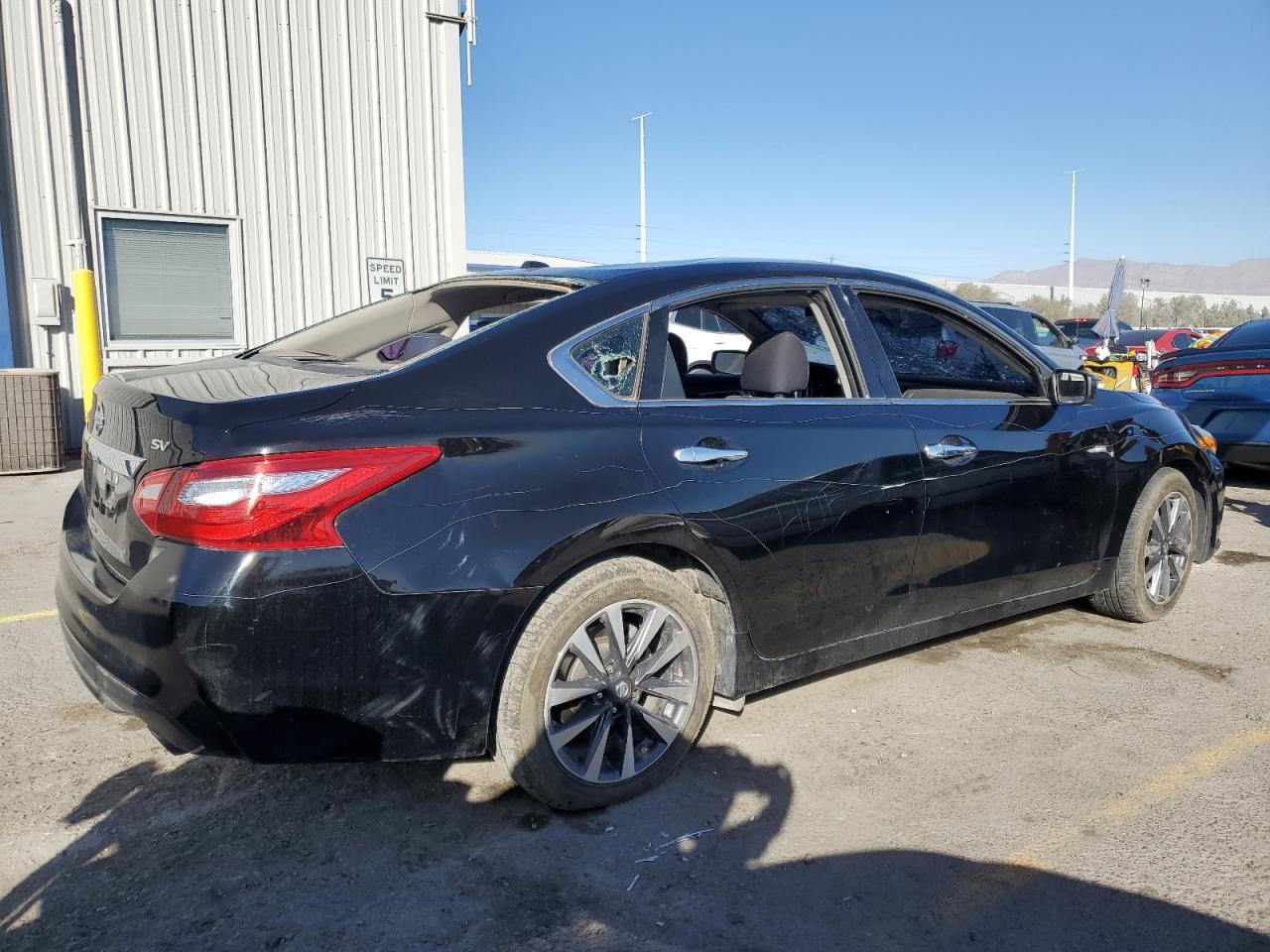 2017 NISSAN ALTIMA 2.5 - Фото 3