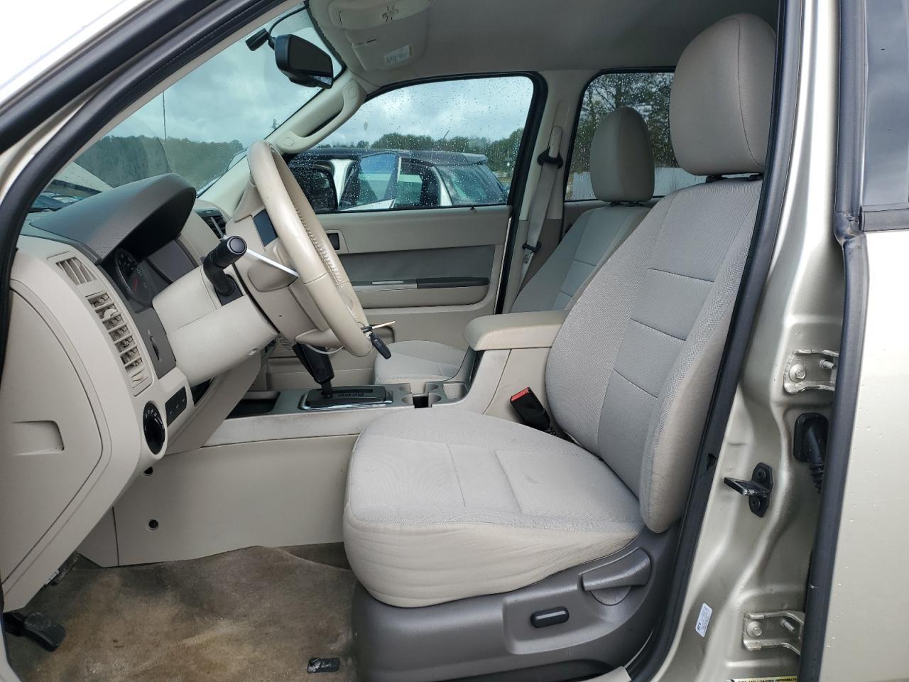 2010 FORD ESCAPE XLT - Image 7