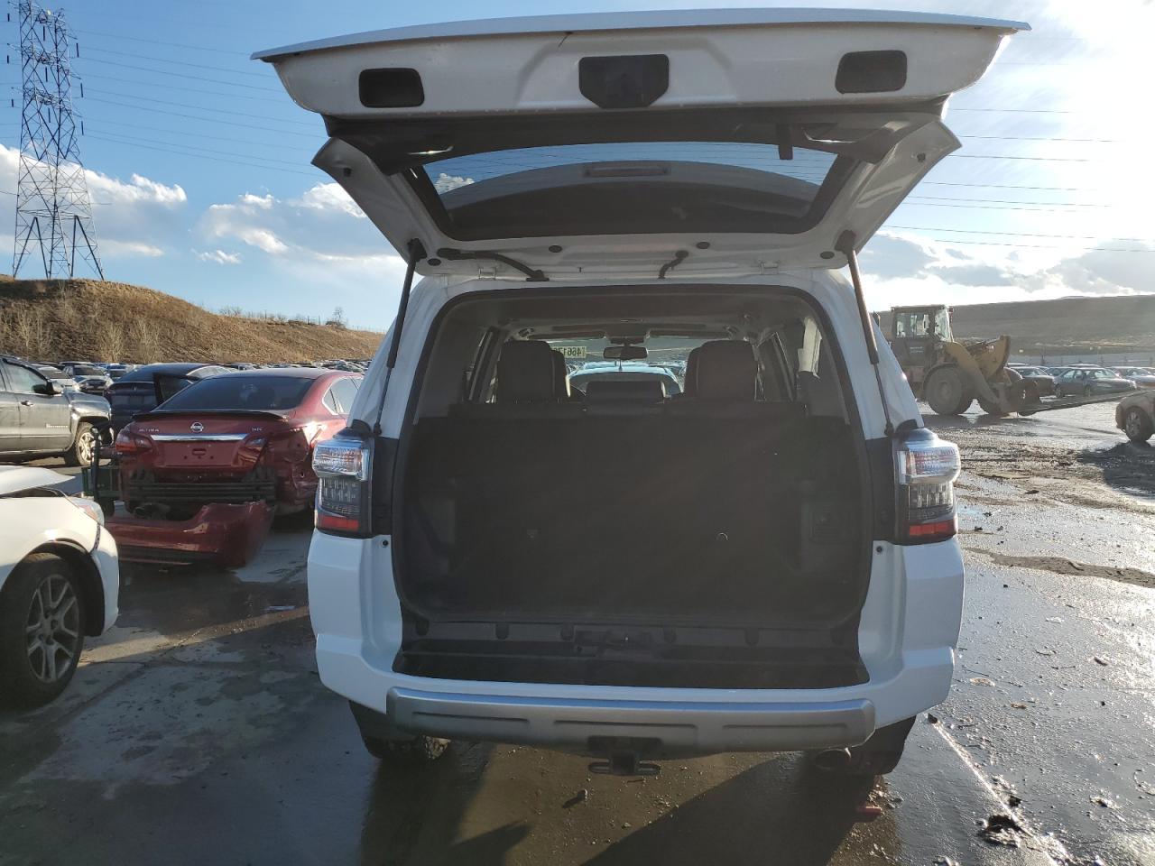 2018 TOYOTA 4RUNNER SR - Image 6