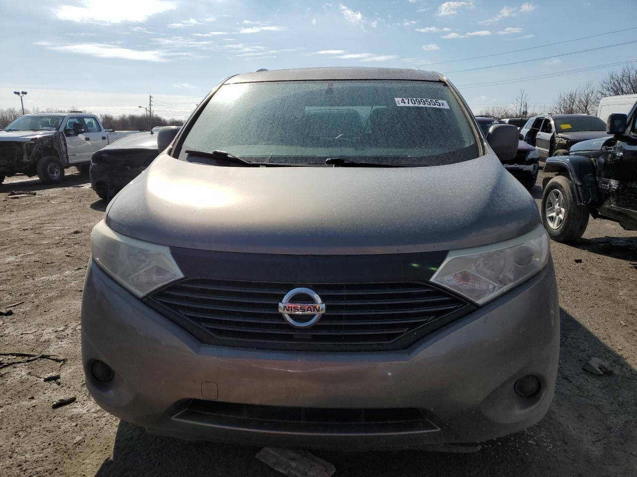 2014 NISSAN QUEST S - Image 5