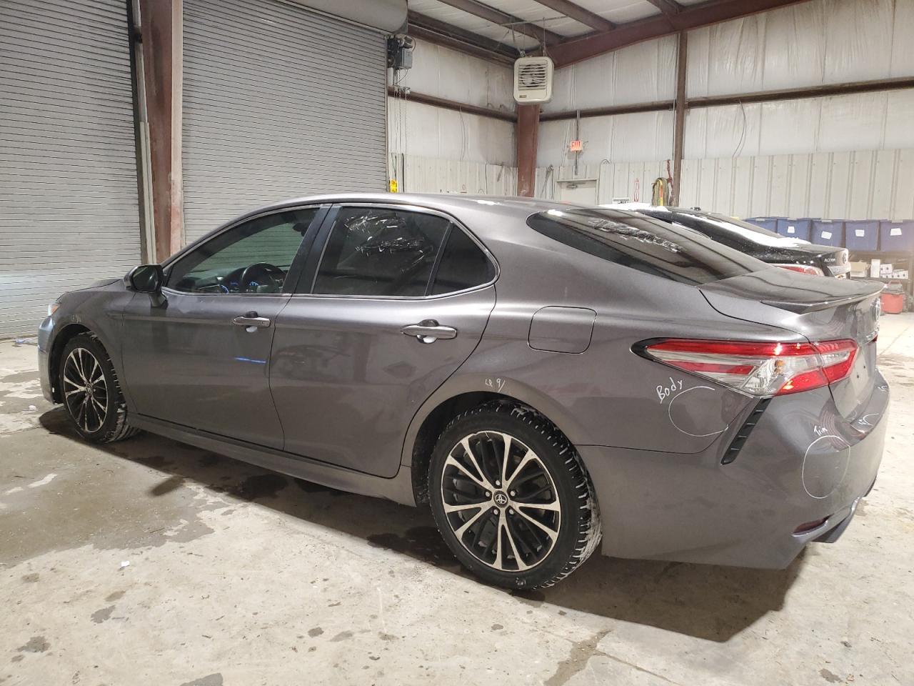 2018 TOYOTA CAMRY L - Фото 2