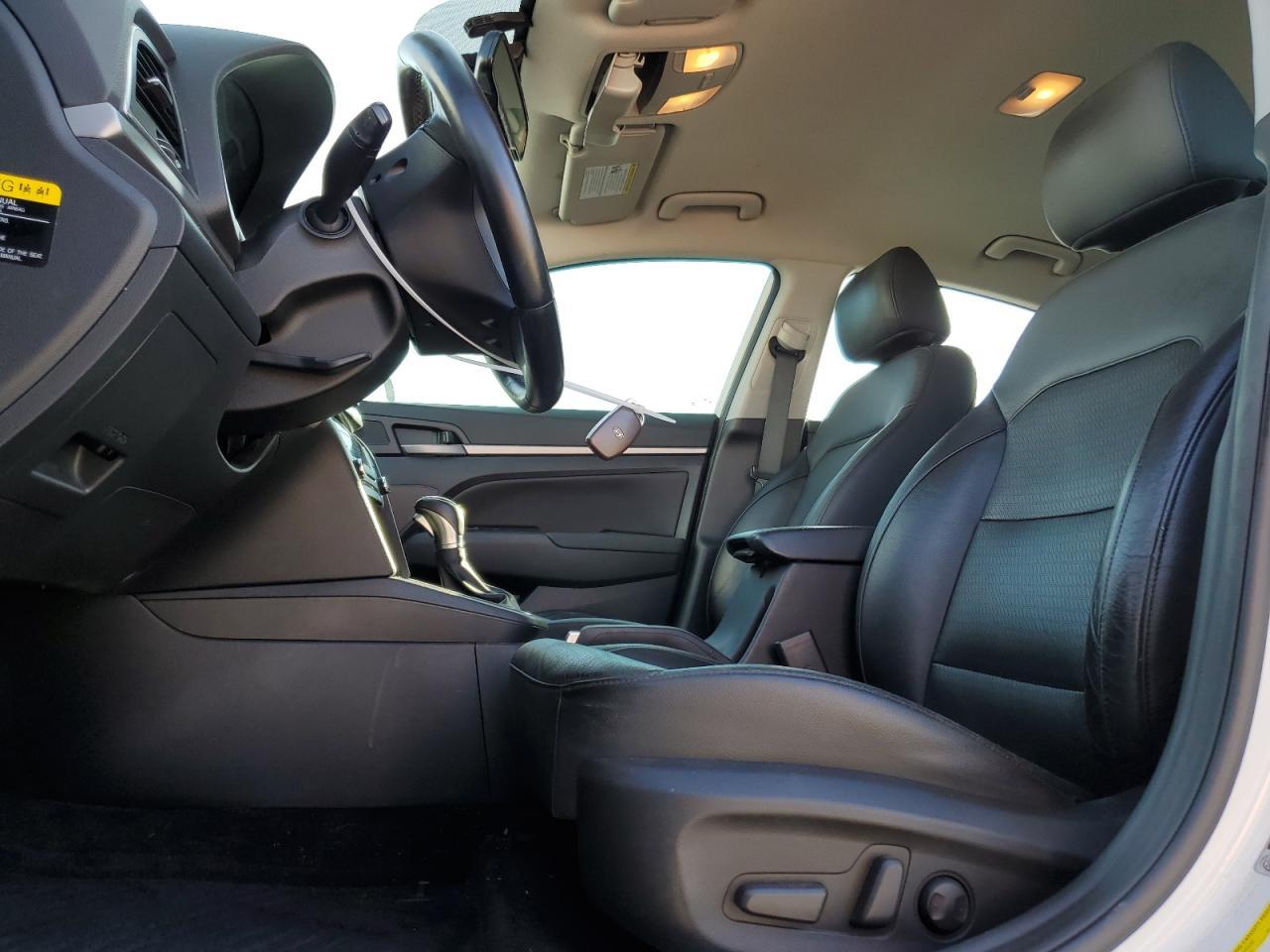2017 HYUNDAI ELANTRA SE - Image 7