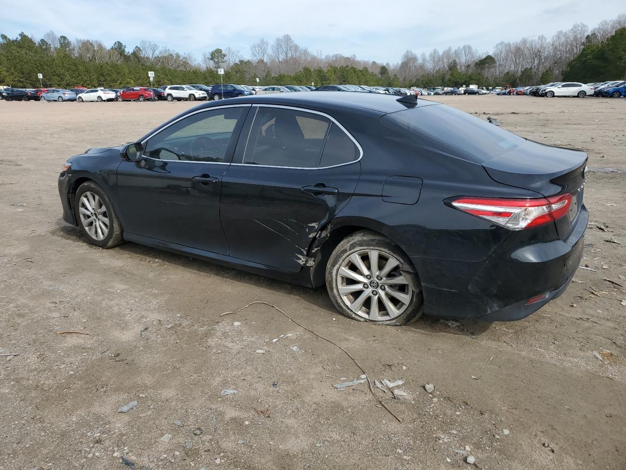 2020 TOYOTA CAMRY LE - Фото 2