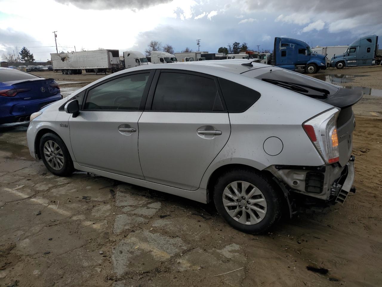 2014 TOYOTA PRIUS PLUG - Image 2