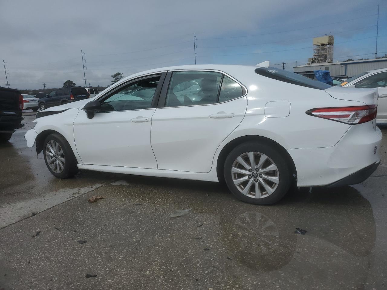2020 TOYOTA CAMRY LE - Фото 2