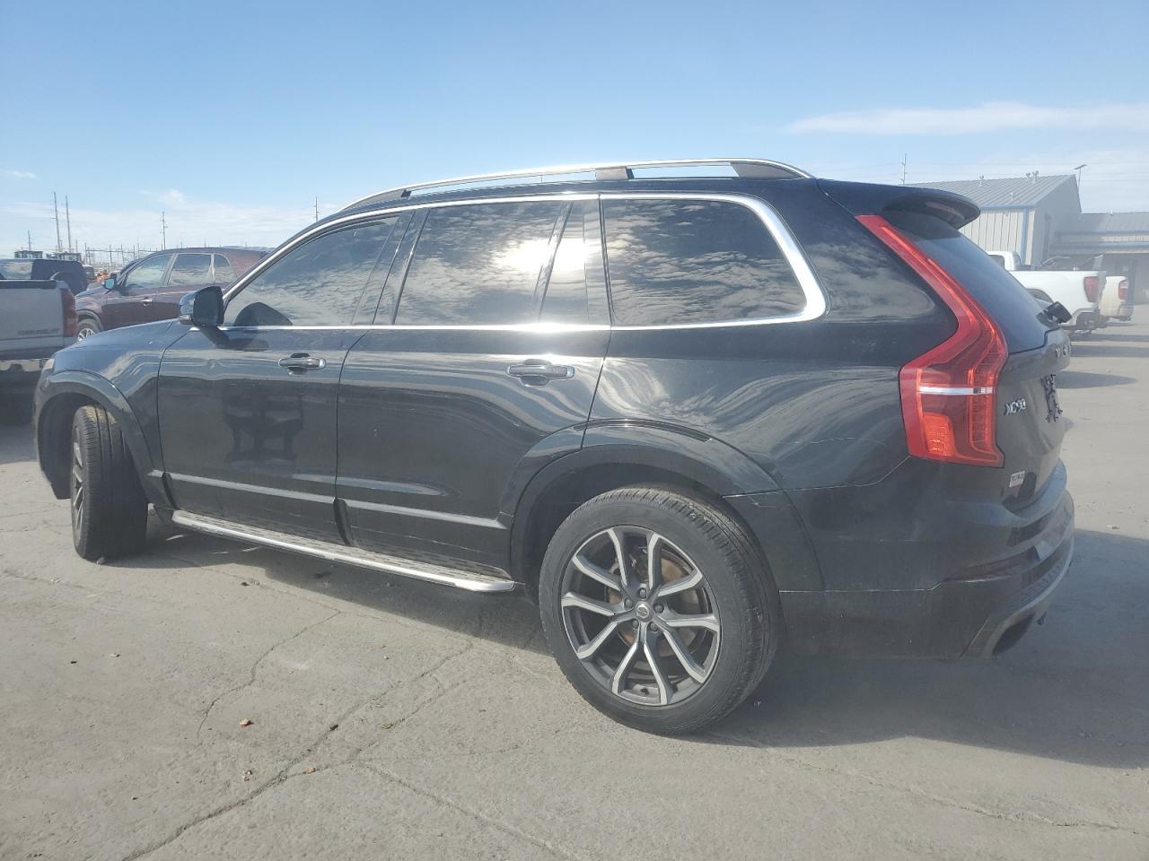 2016 VOLVO XC90 T6 - Фото 2