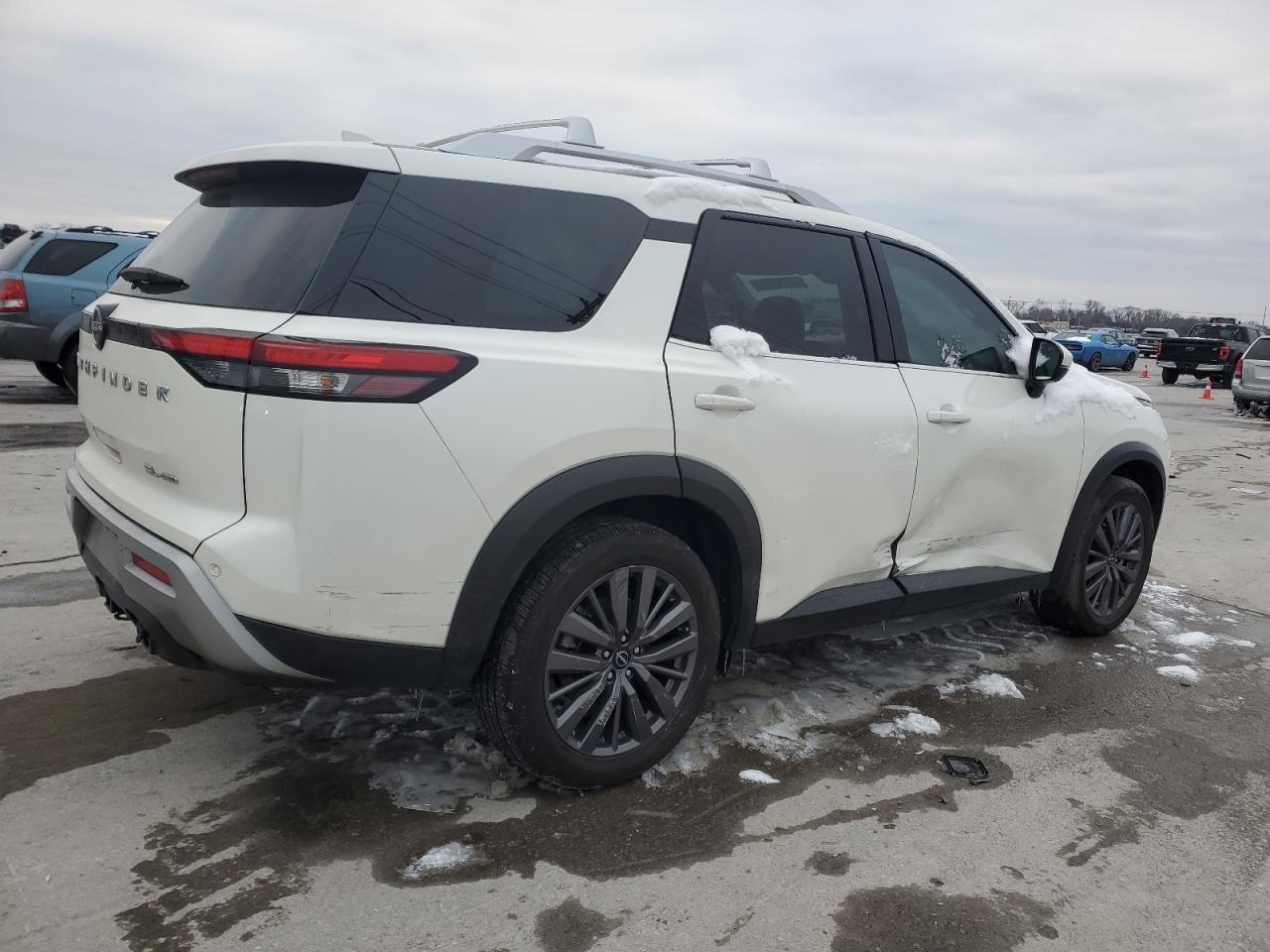 2023 NISSAN PATHFINDER - Фото 3