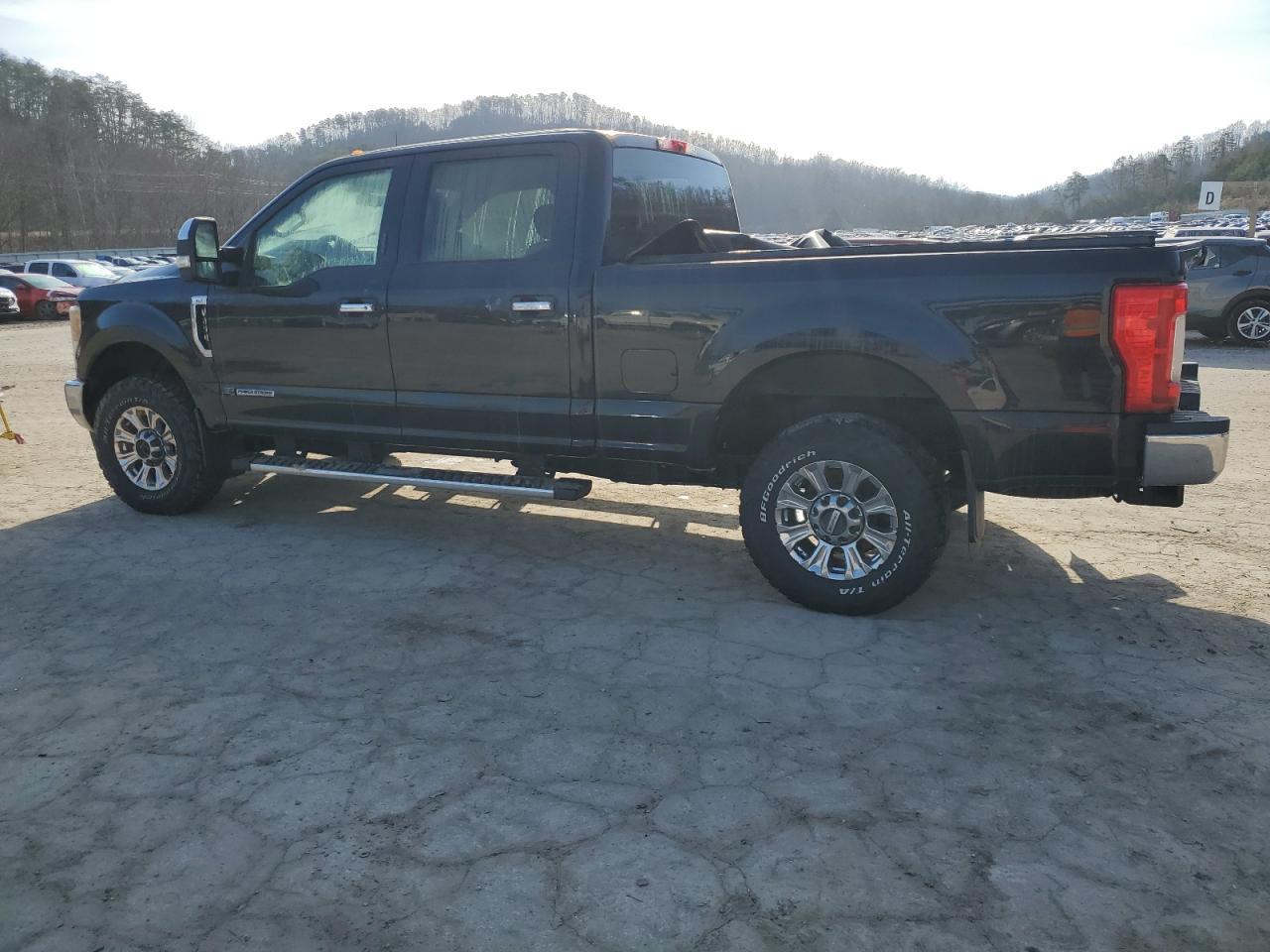 2017 FORD F250 SUPER - Image 2