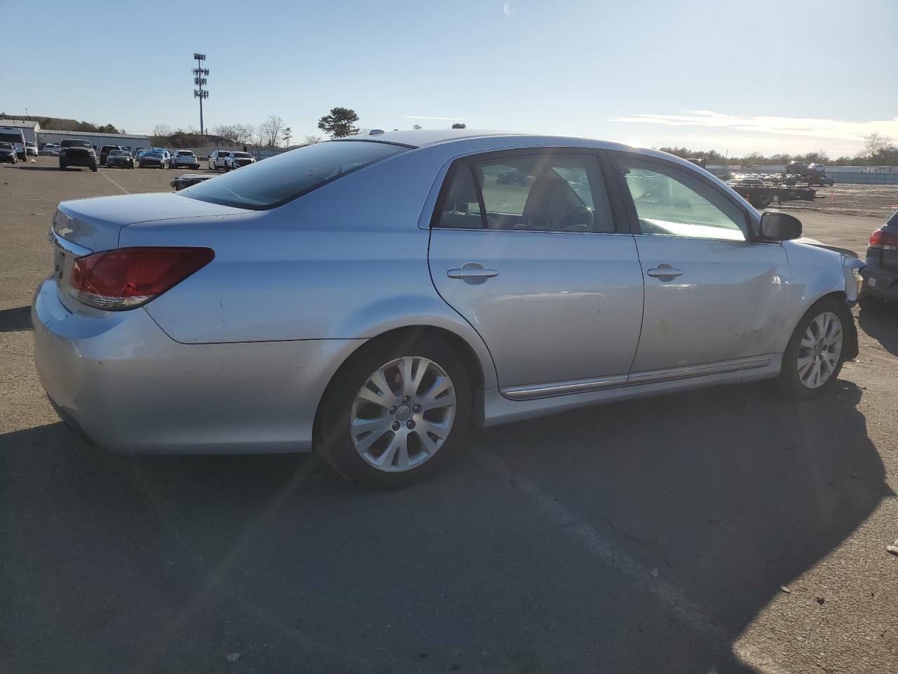 2011 TOYOTA AVALON BAS - Фото 3