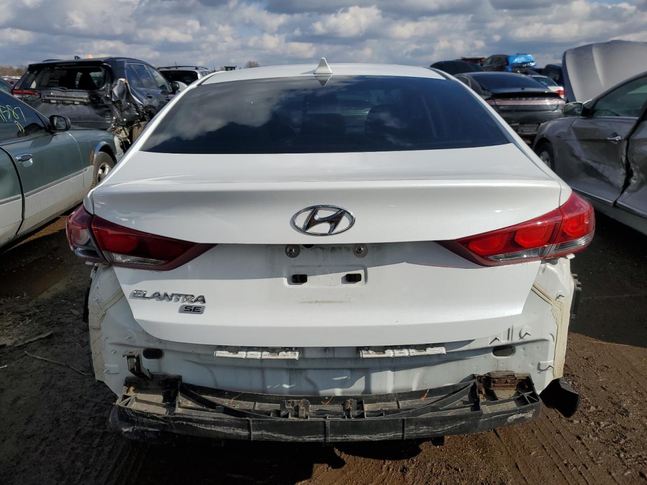 2018 HYUNDAI ELANTRA SE - Image 6