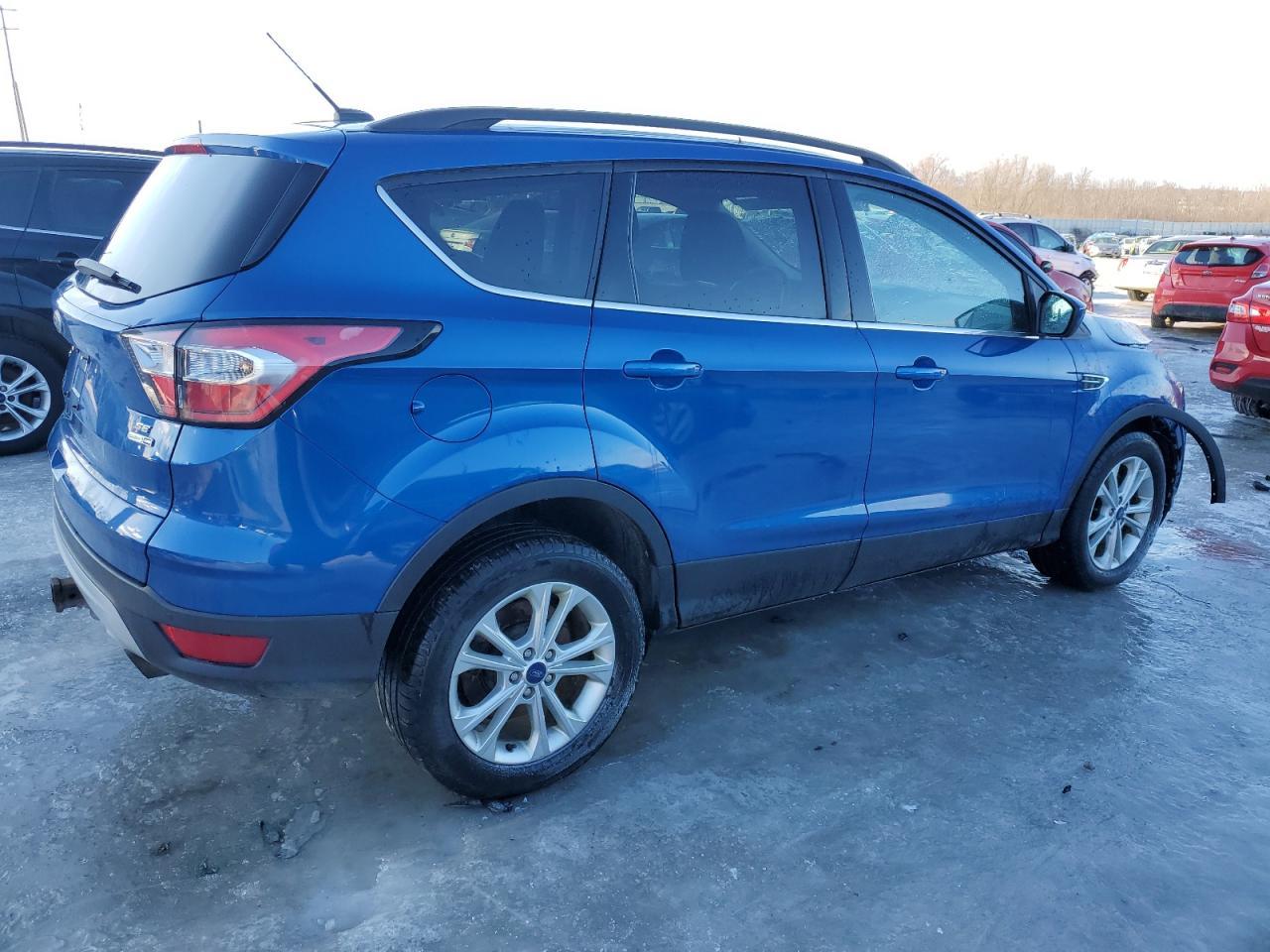 2017 FORD ESCAPE SE - Фото 3