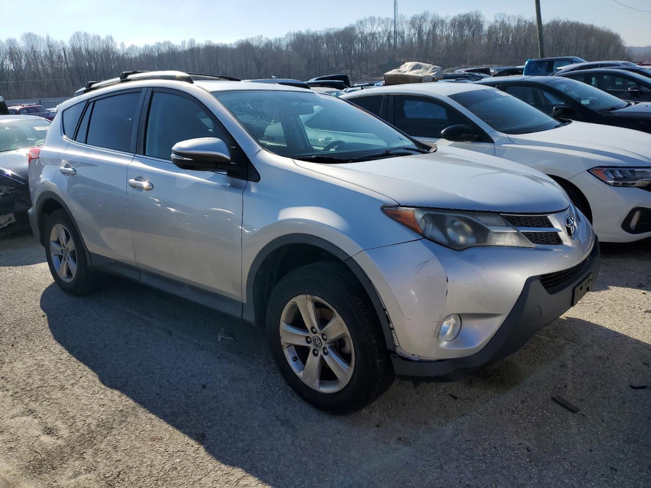 2015 TOYOTA RAV4 XLE - Фото 4