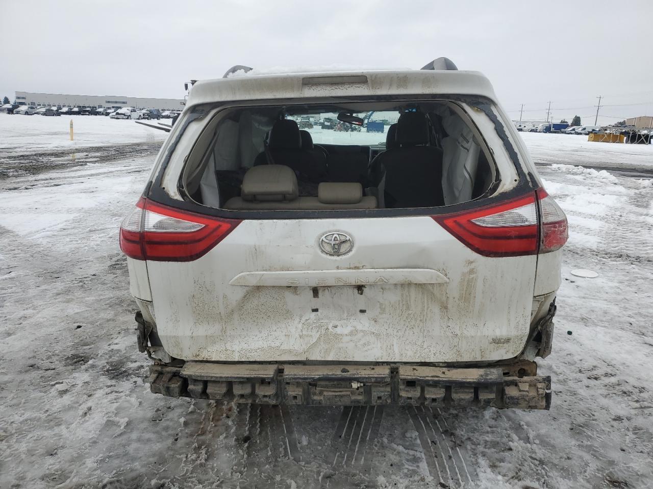2015 TOYOTA SIENNA XLE - Фото 6