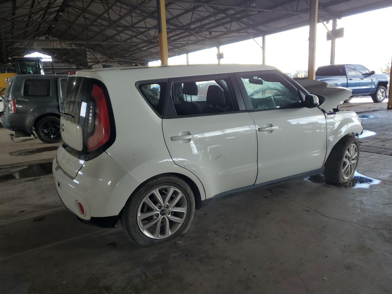 2019 KIA SOUL + - Image 3