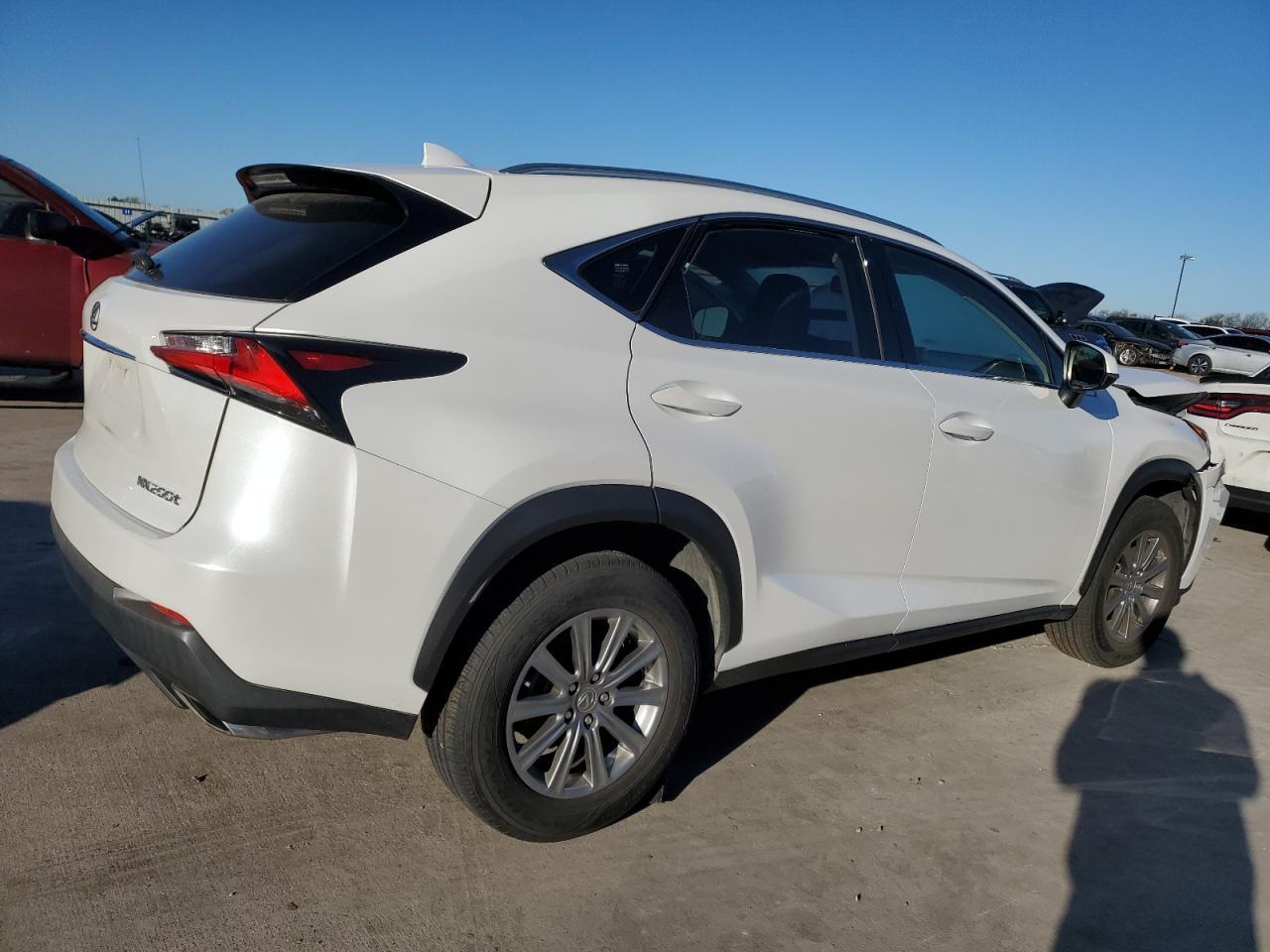 2015 LEXUS NX 200T - Фото 3
