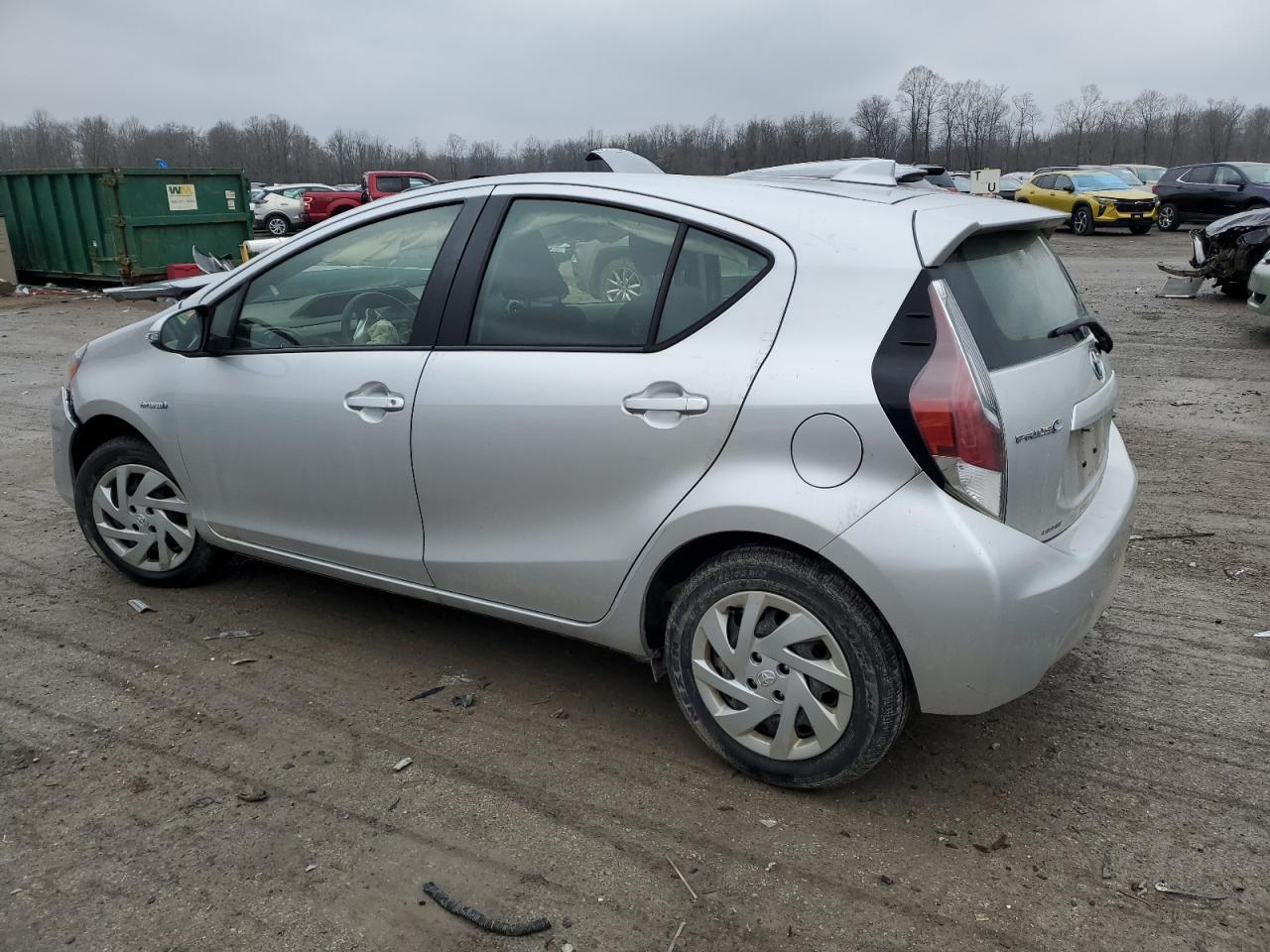 2015 TOYOTA PRIUS C - Фото 2