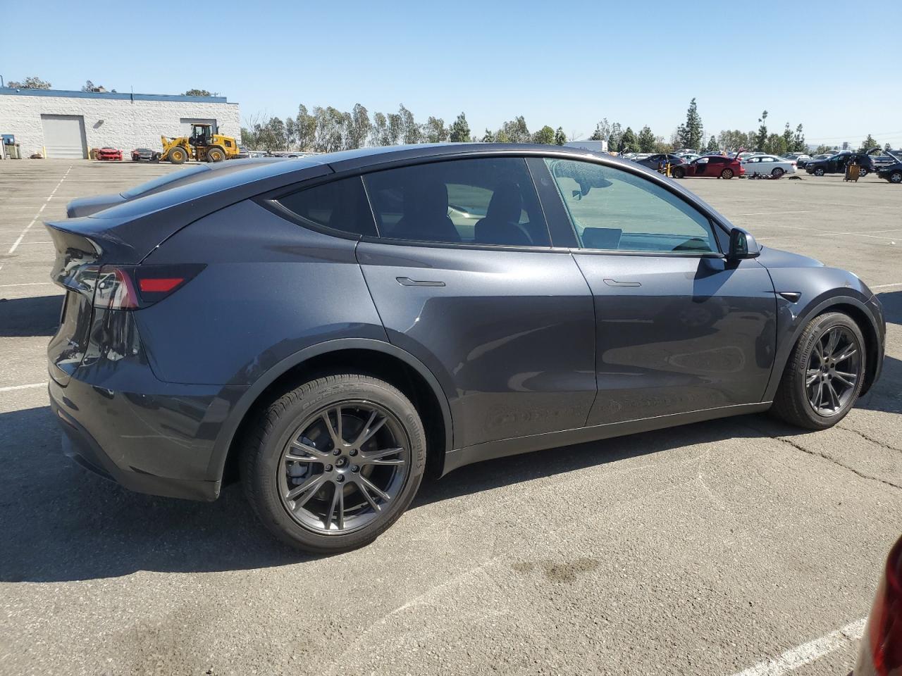 2025 TESLA MODEL Y - Фото 3