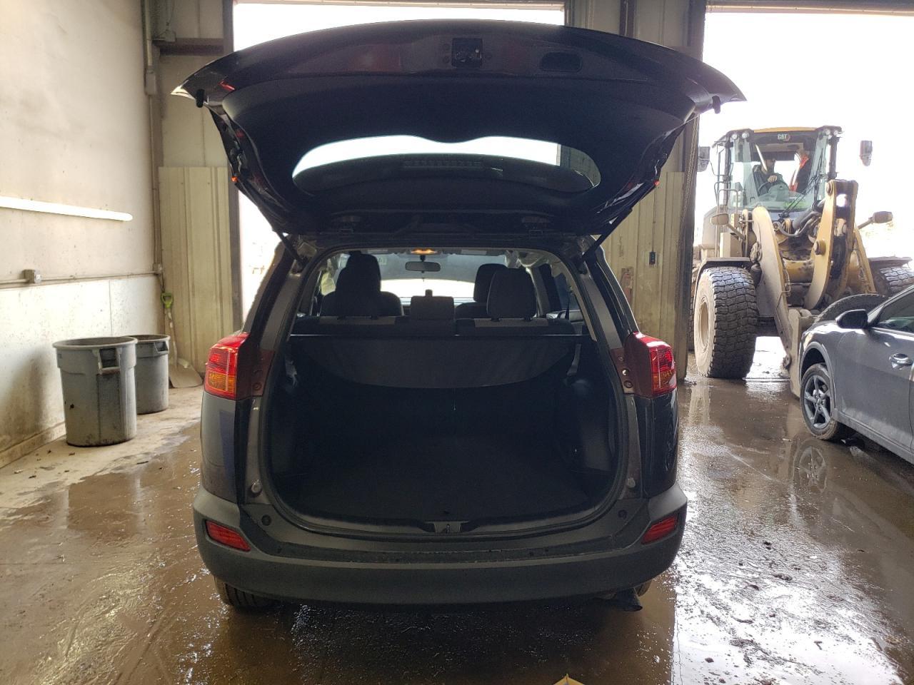2015 TOYOTA RAV4 LE - Image 6