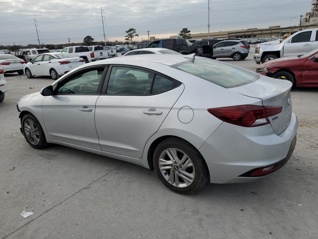 2019 HYUNDAI ELANTRA SE - Image 2