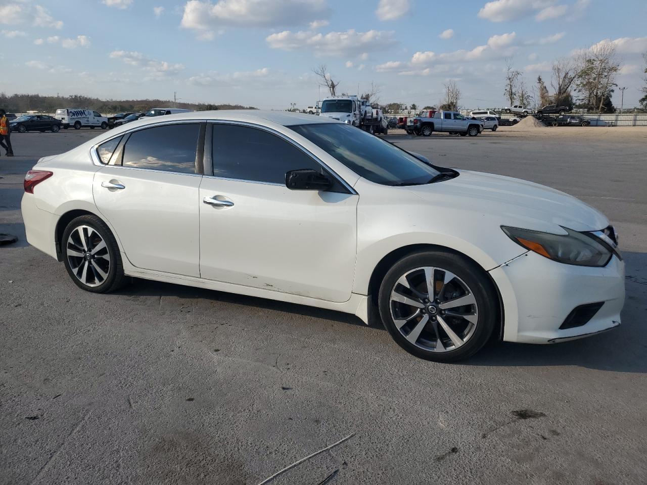 2017 NISSAN ALTIMA 2.5 - Фото 4