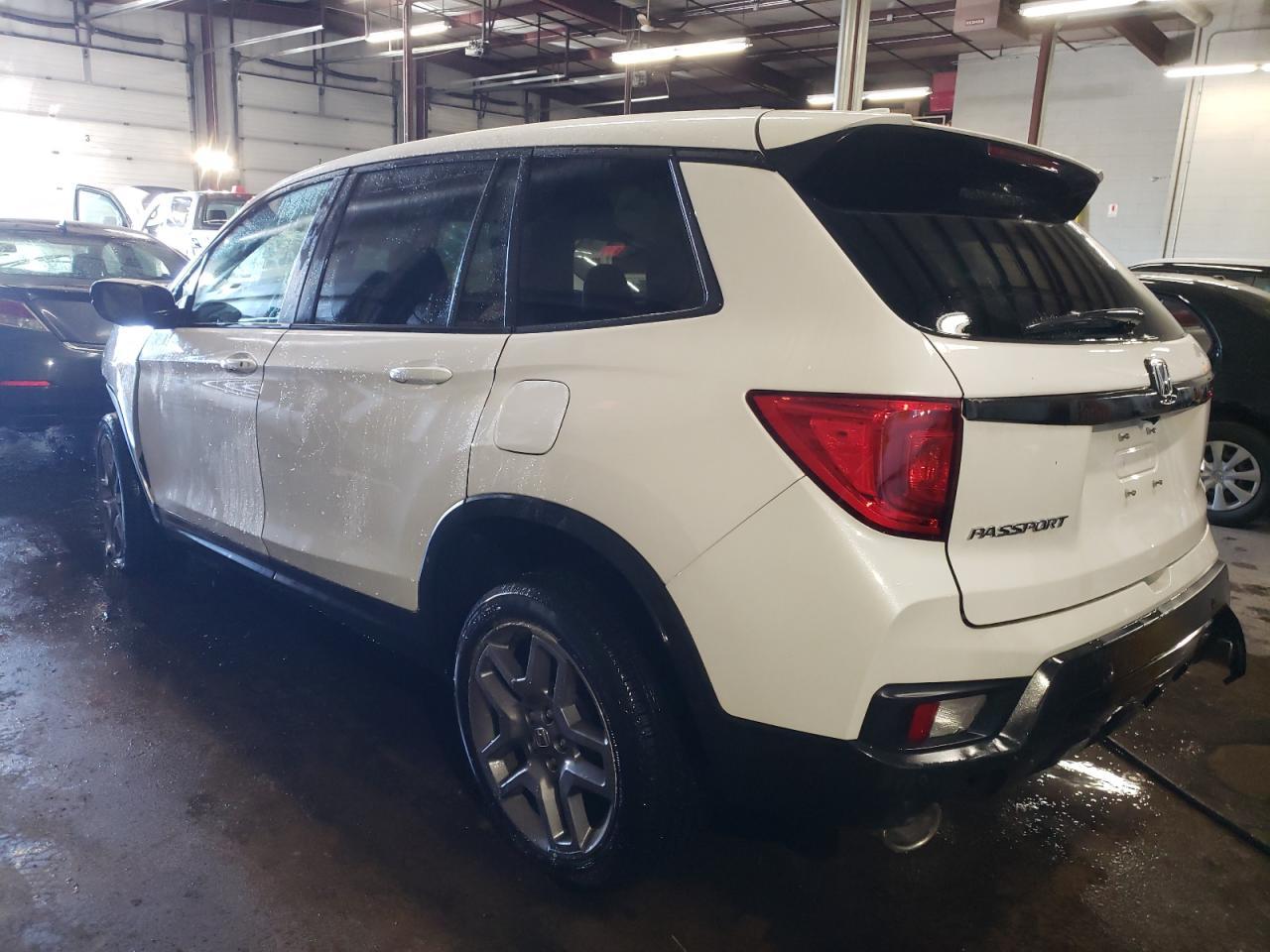 2023 HONDA PASSPORT E - Image 2