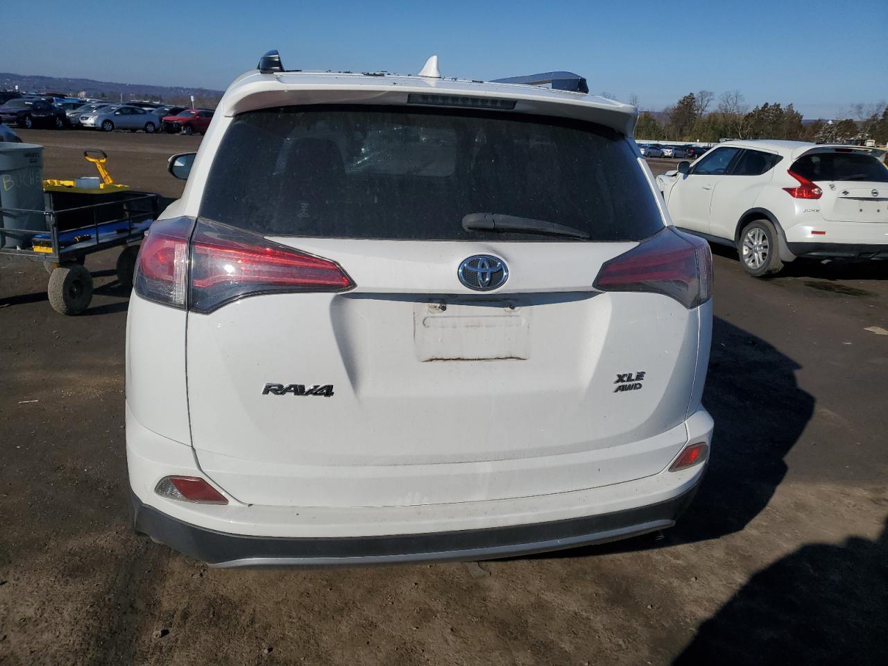 2017 TOYOTA RAV4 XLE - Image 6
