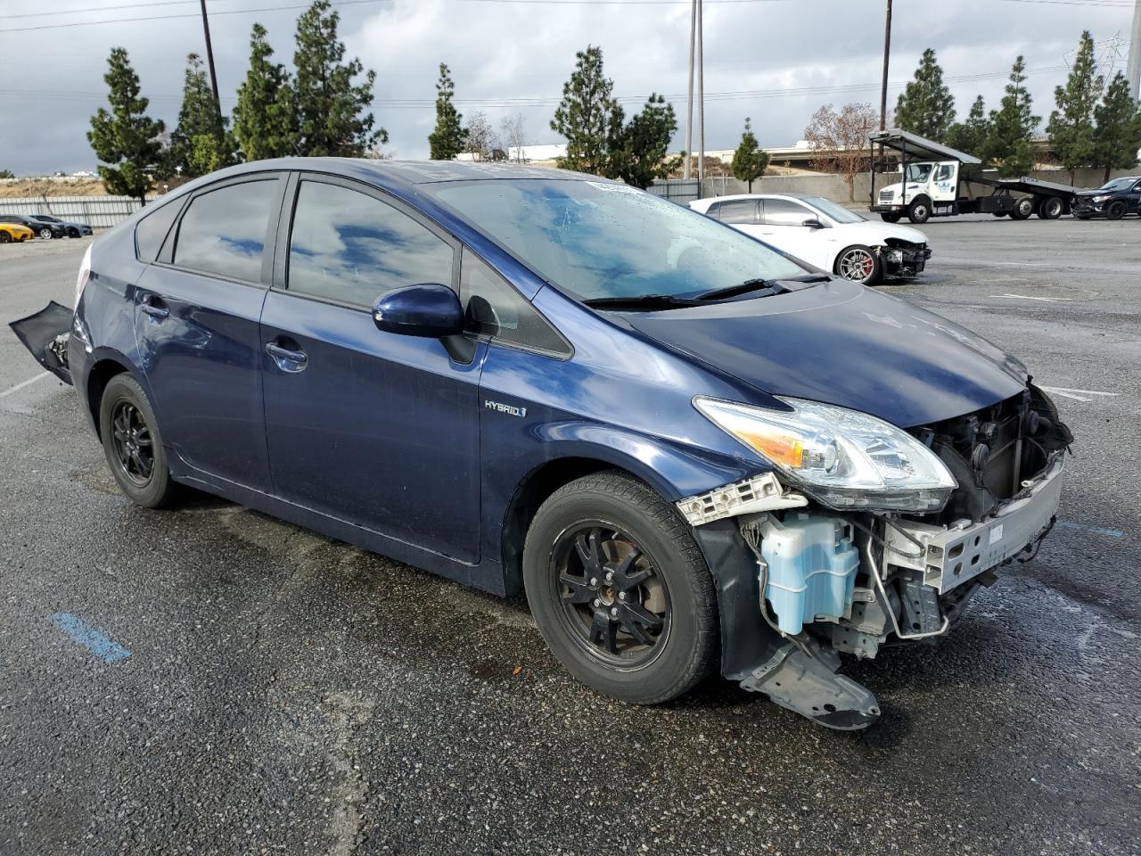 2015 TOYOTA PRIUS - Фото 4
