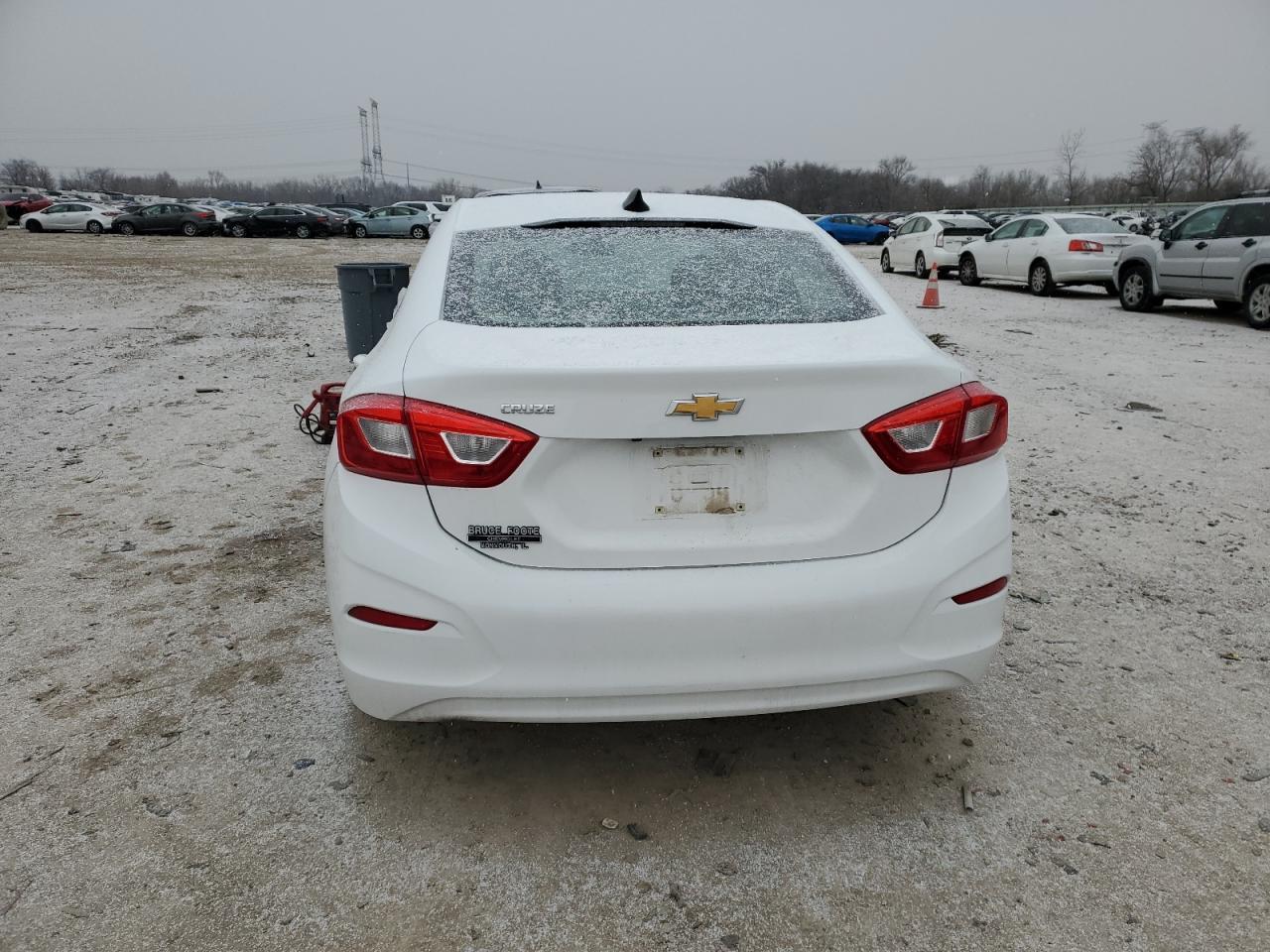 2017 CHEVROLET CRUZE LS - Image 6