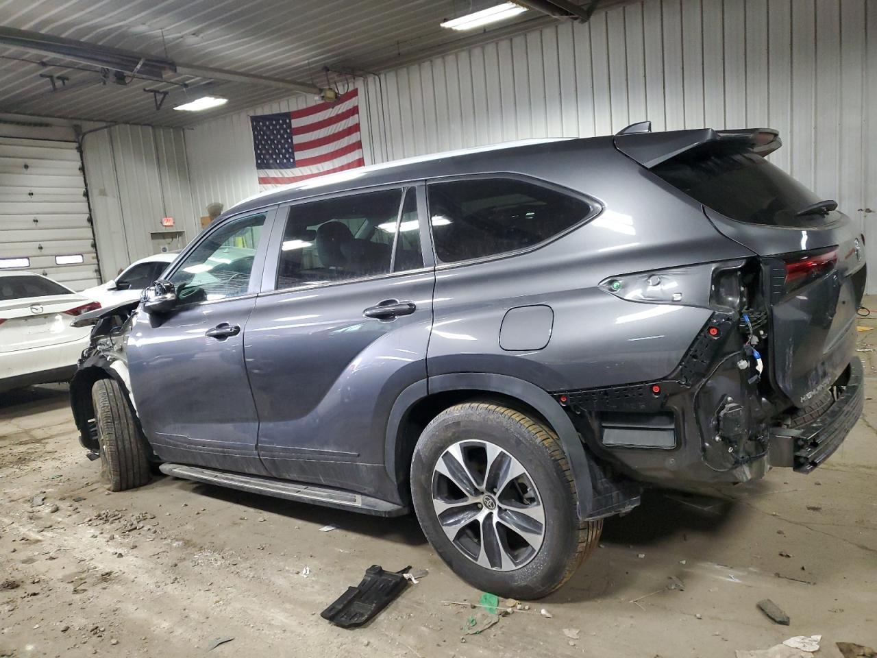 2024 TOYOTA HIGHLANDER - Image 2
