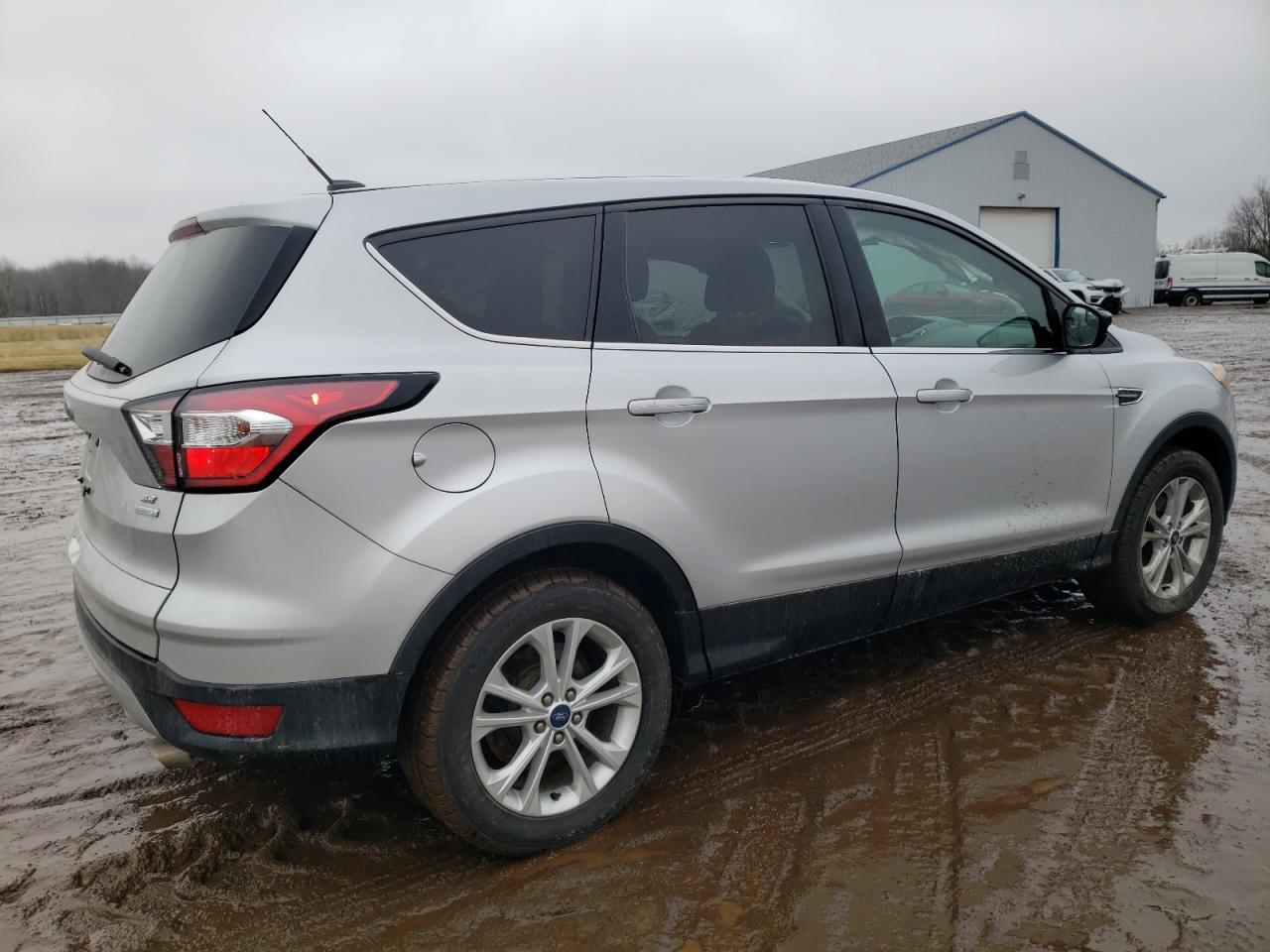 2017 FORD ESCAPE SE - Фото 3