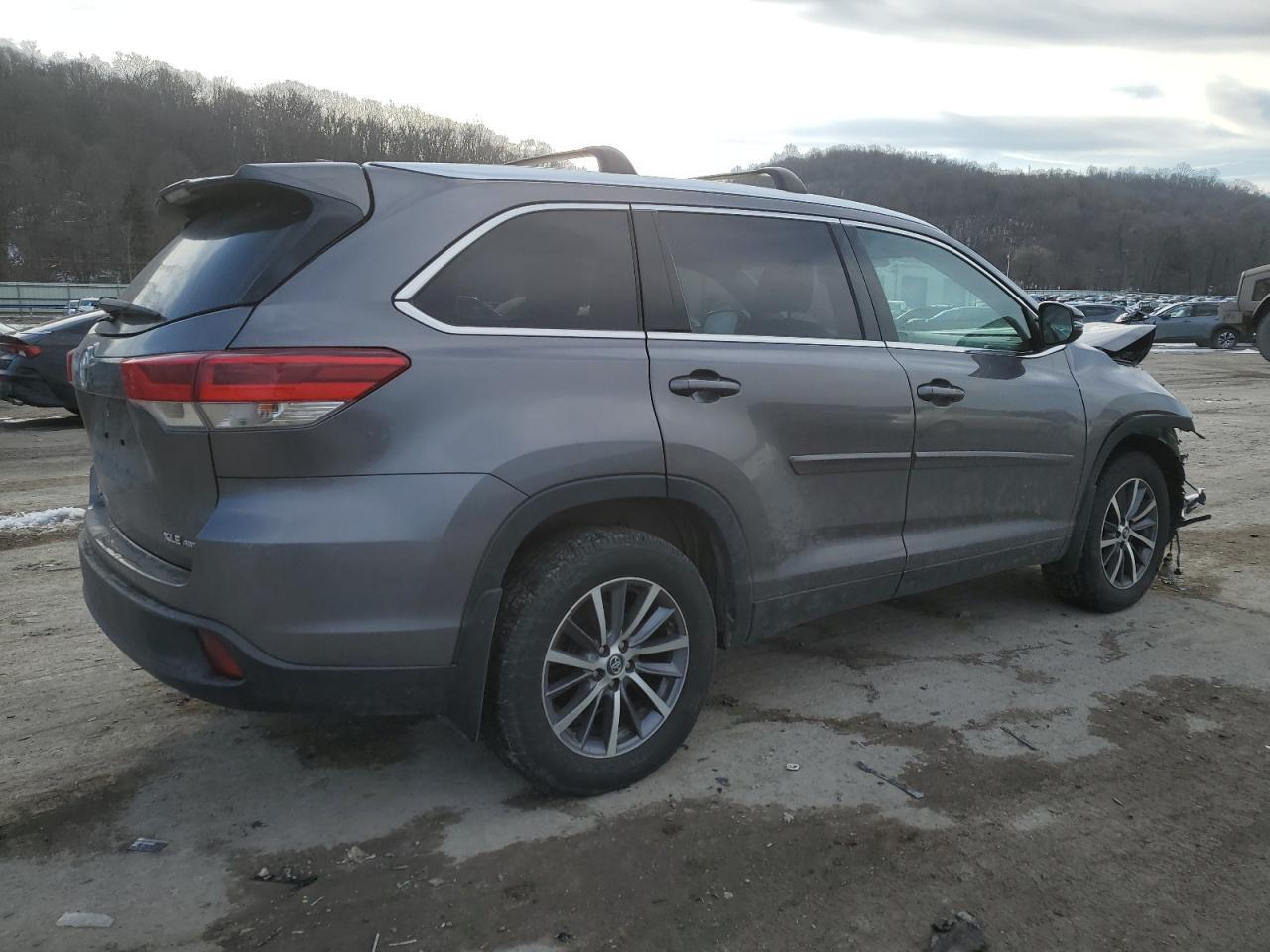 2019 TOYOTA HIGHLANDER - Фото 3