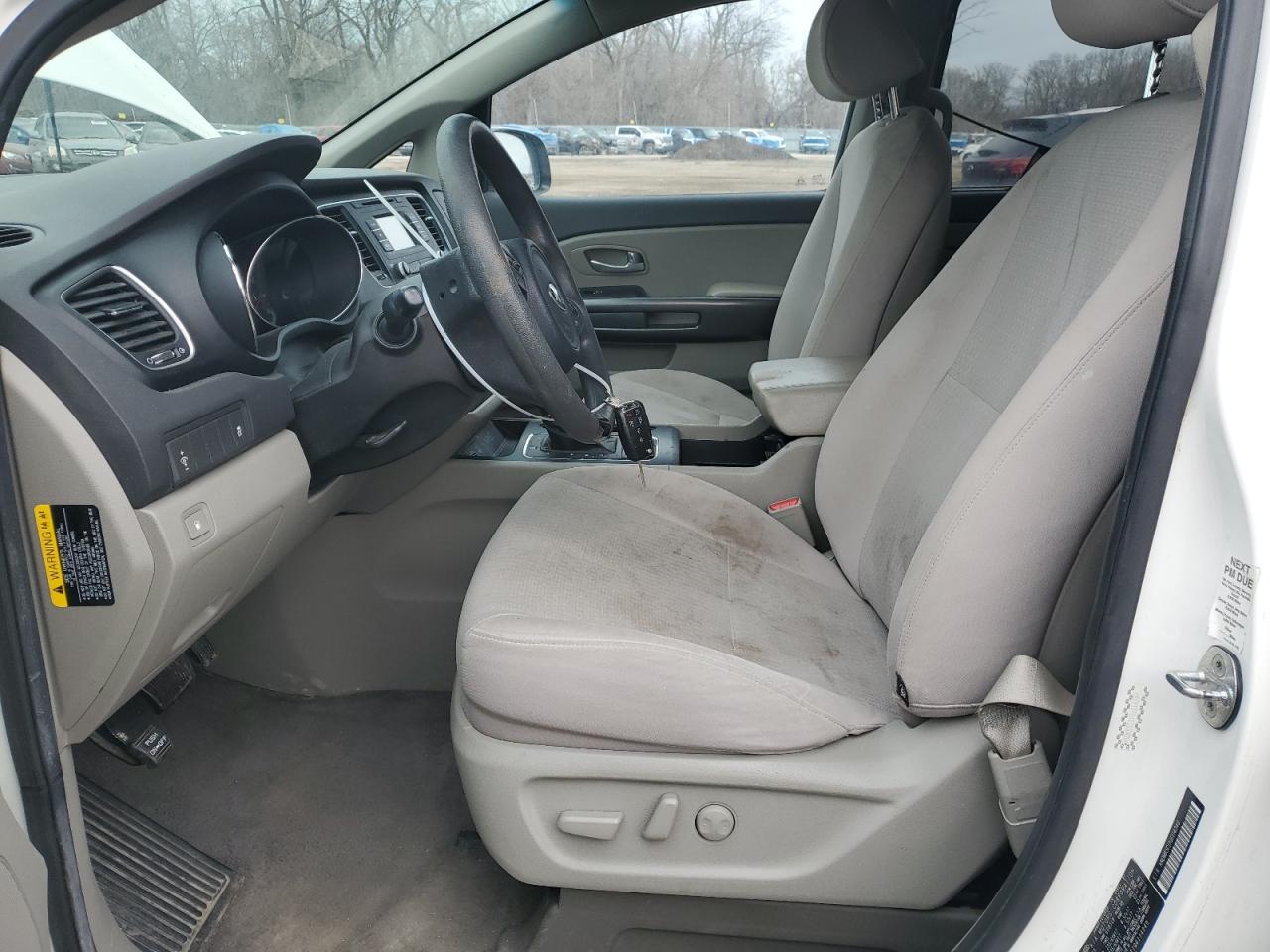 2016 KIA SEDONA LX - Image 7