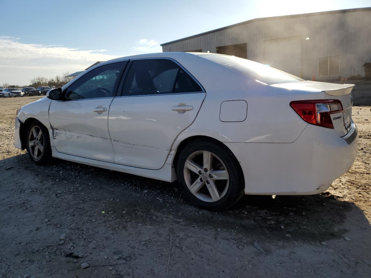 2012 TOYOTA CAMRY BASE - Фото 2