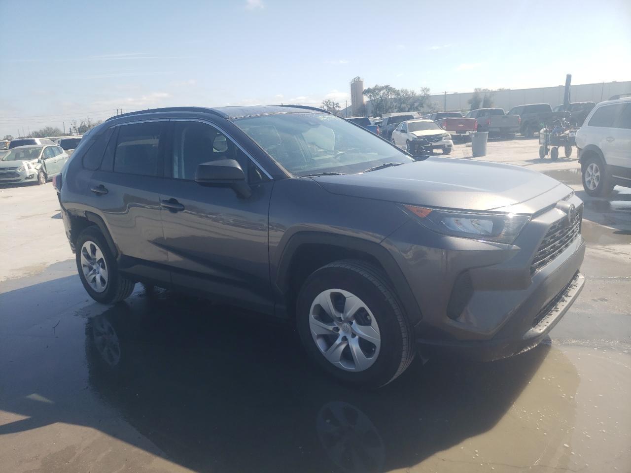 2021 TOYOTA RAV4 LE - Фото 4