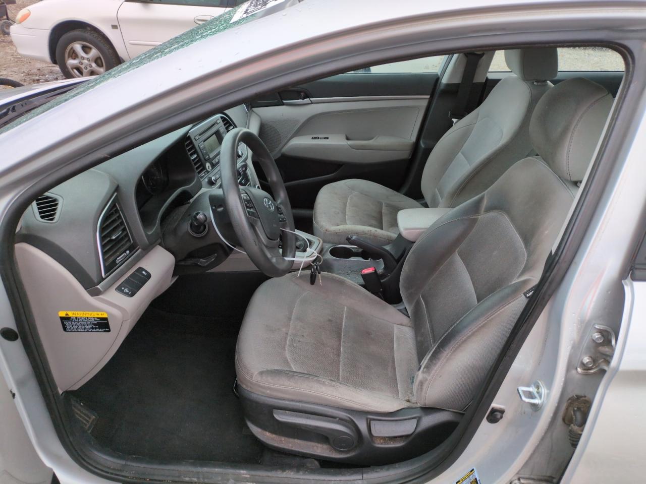 2017 HYUNDAI ELANTRA SE - Фото 7
