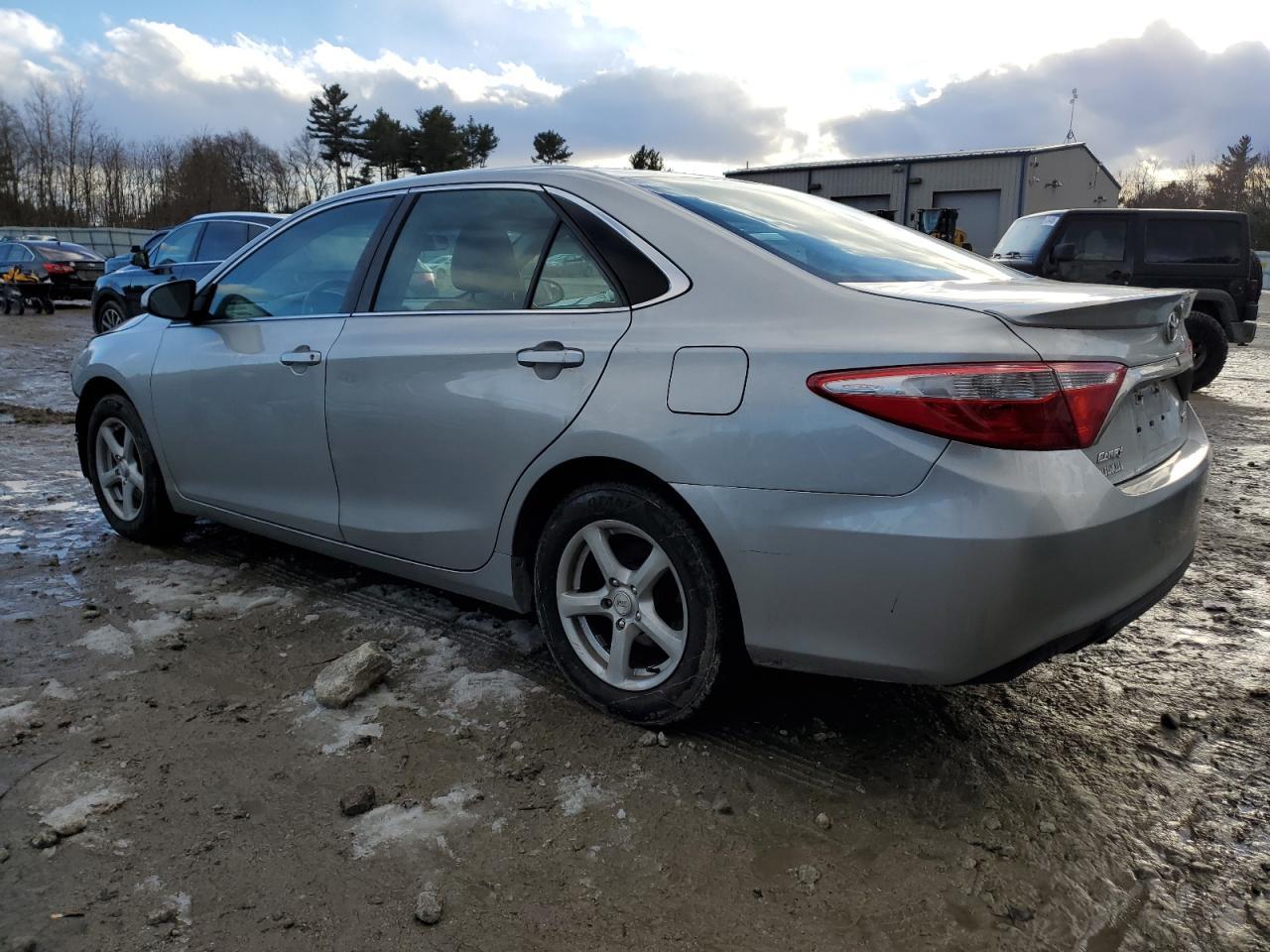 2016 TOYOTA CAMRY LE - Image 2
